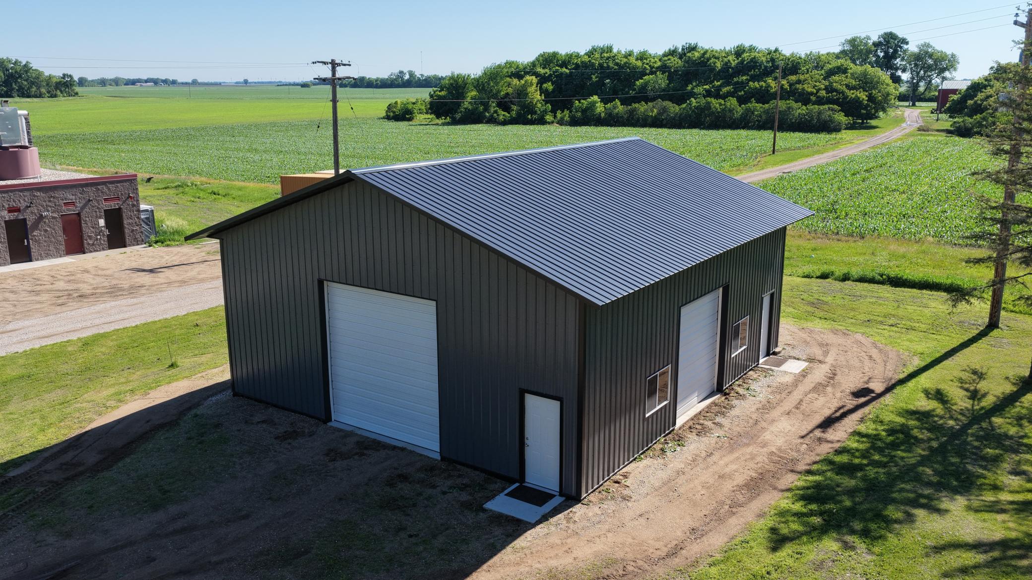 main property photo 39