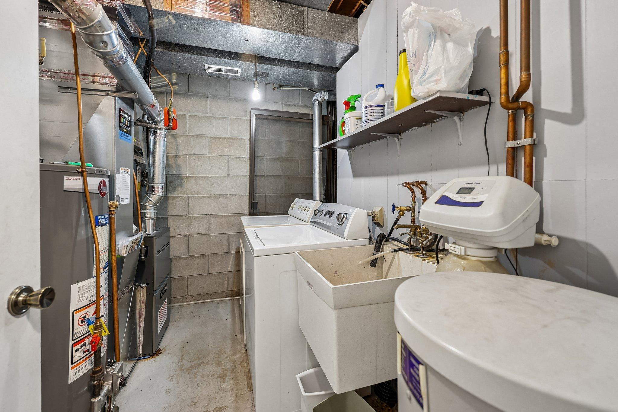 main property photo 28