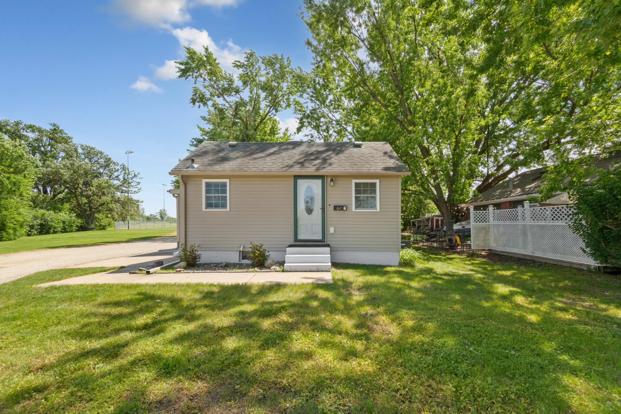 main property photo 29