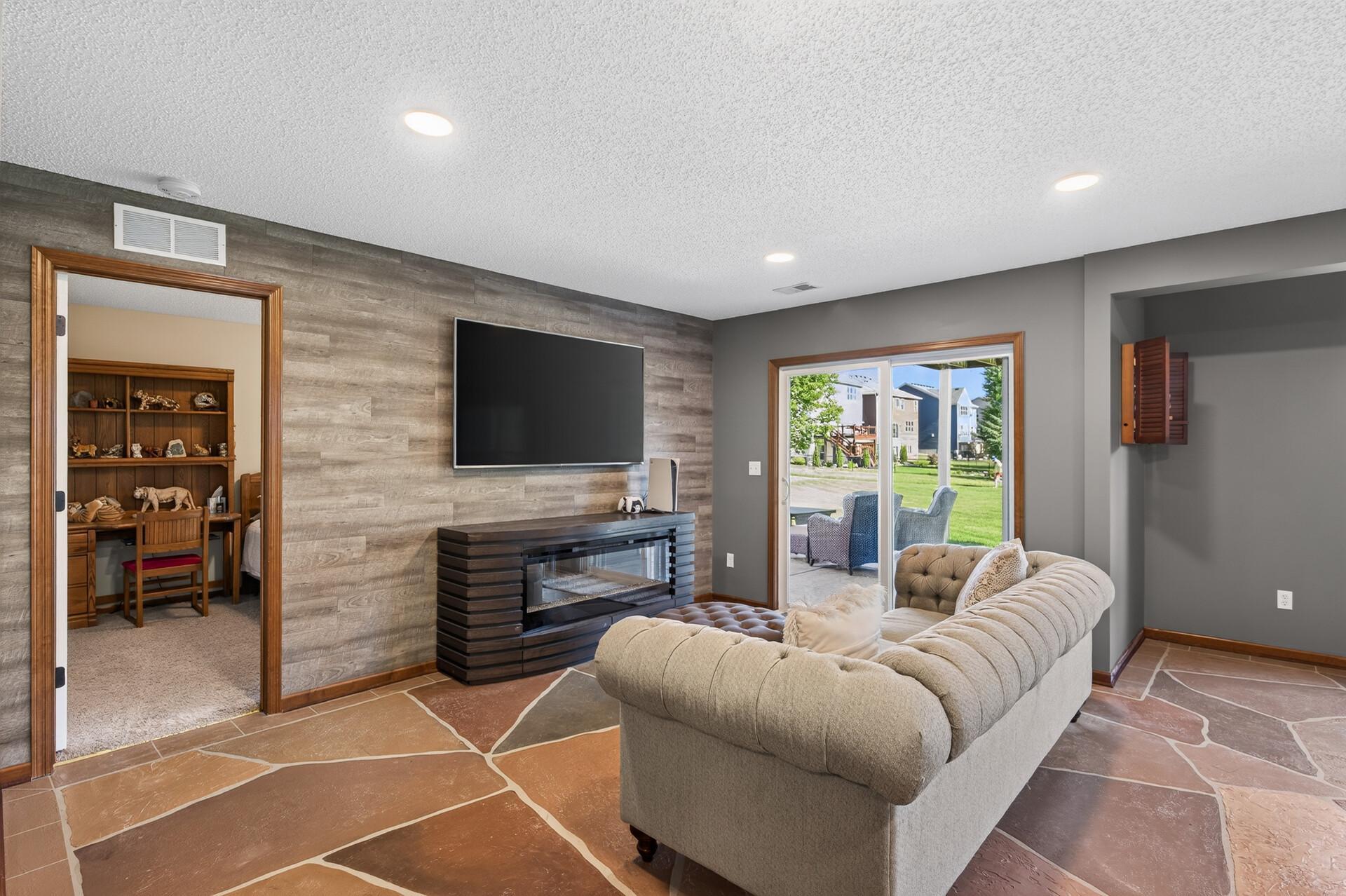 main property photo 75