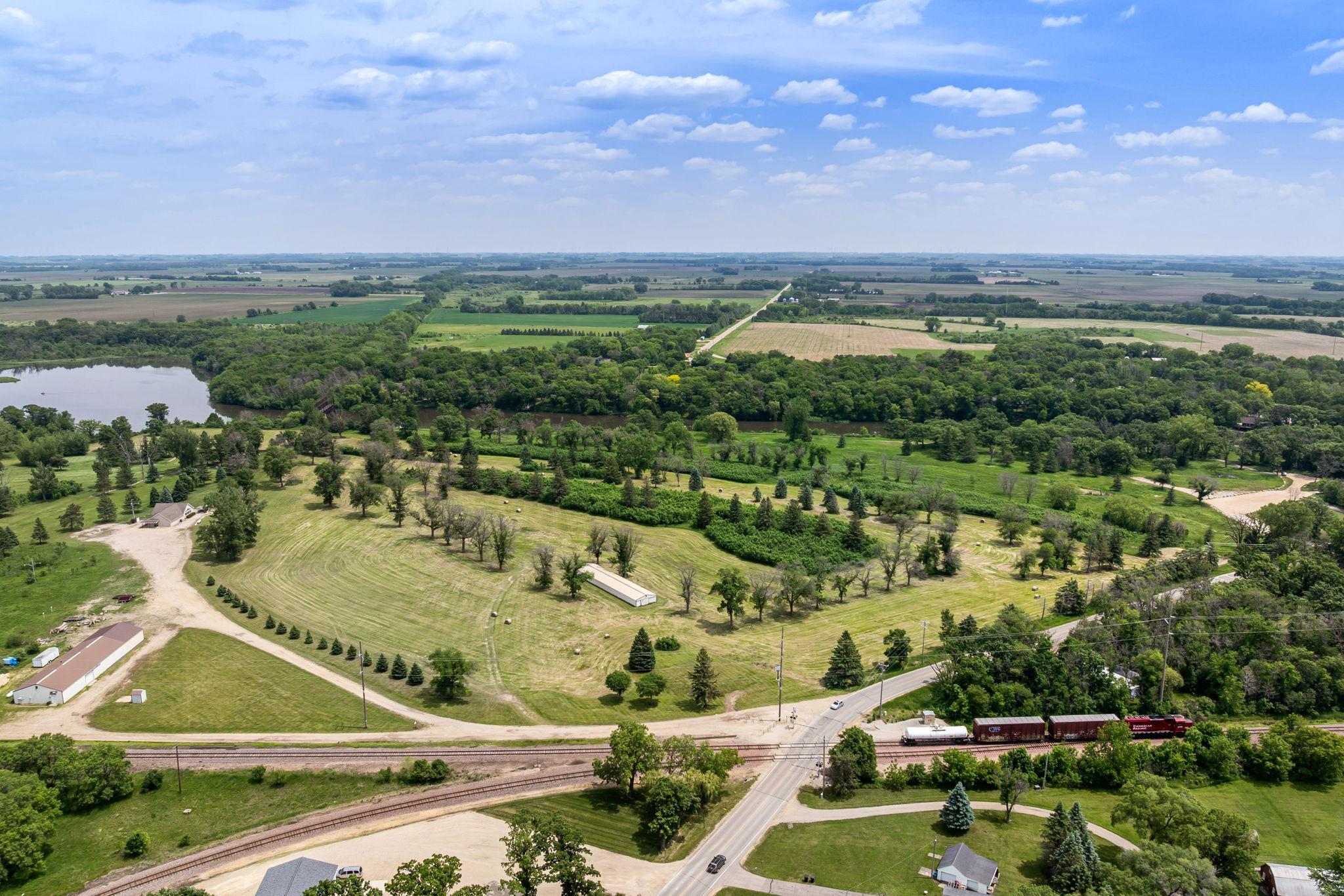main property photo 40