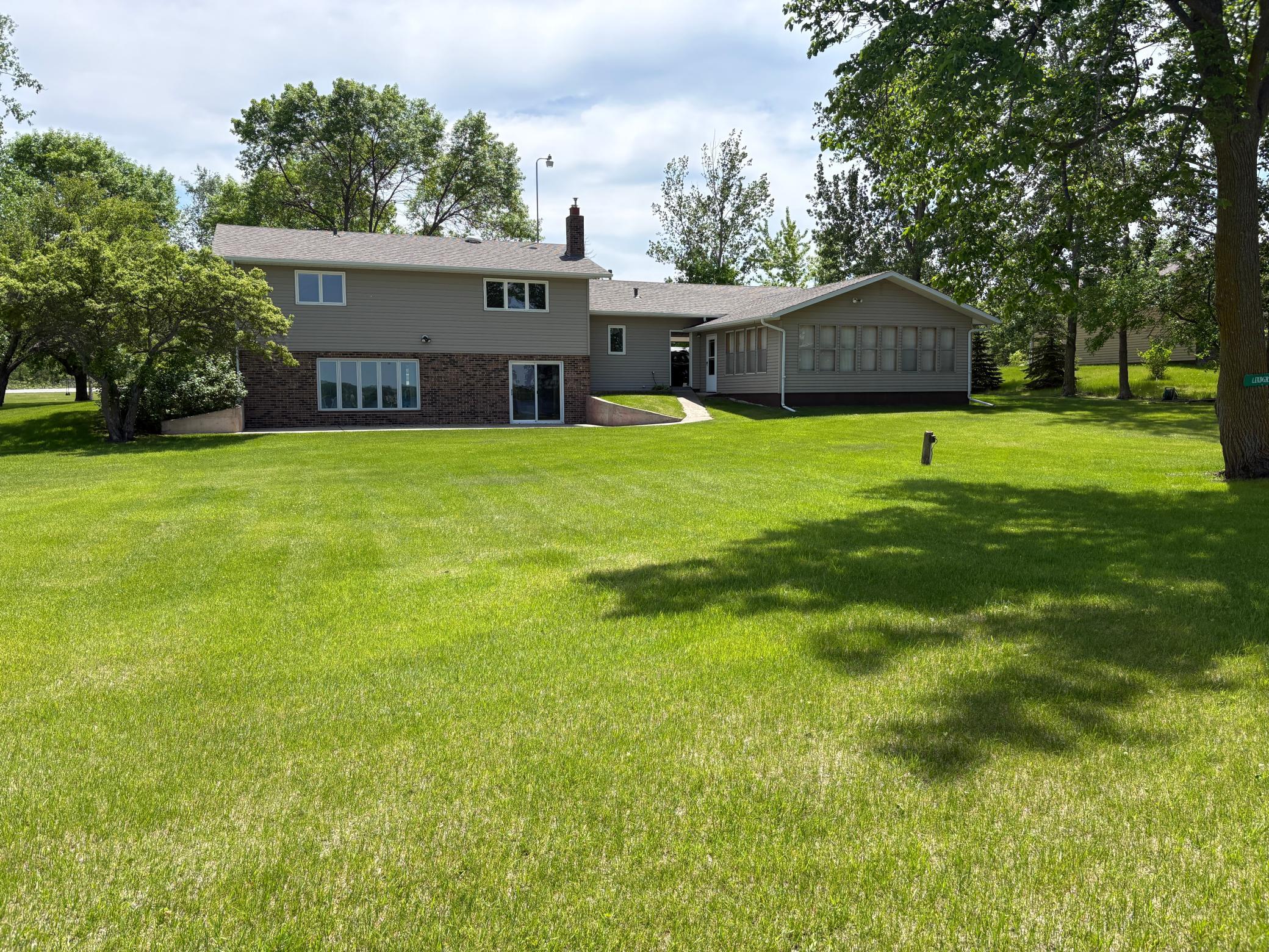 main property photo 16