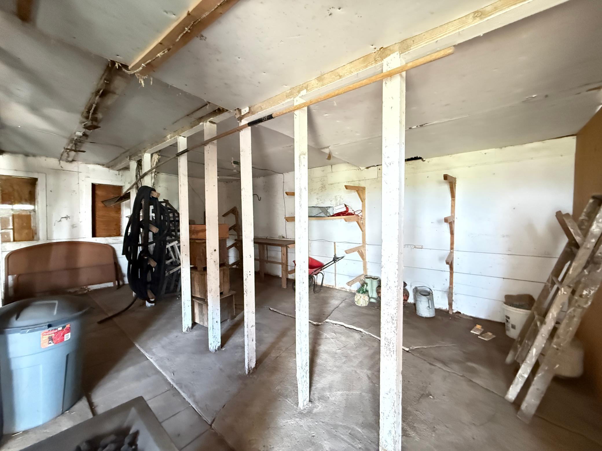 main property photo 77