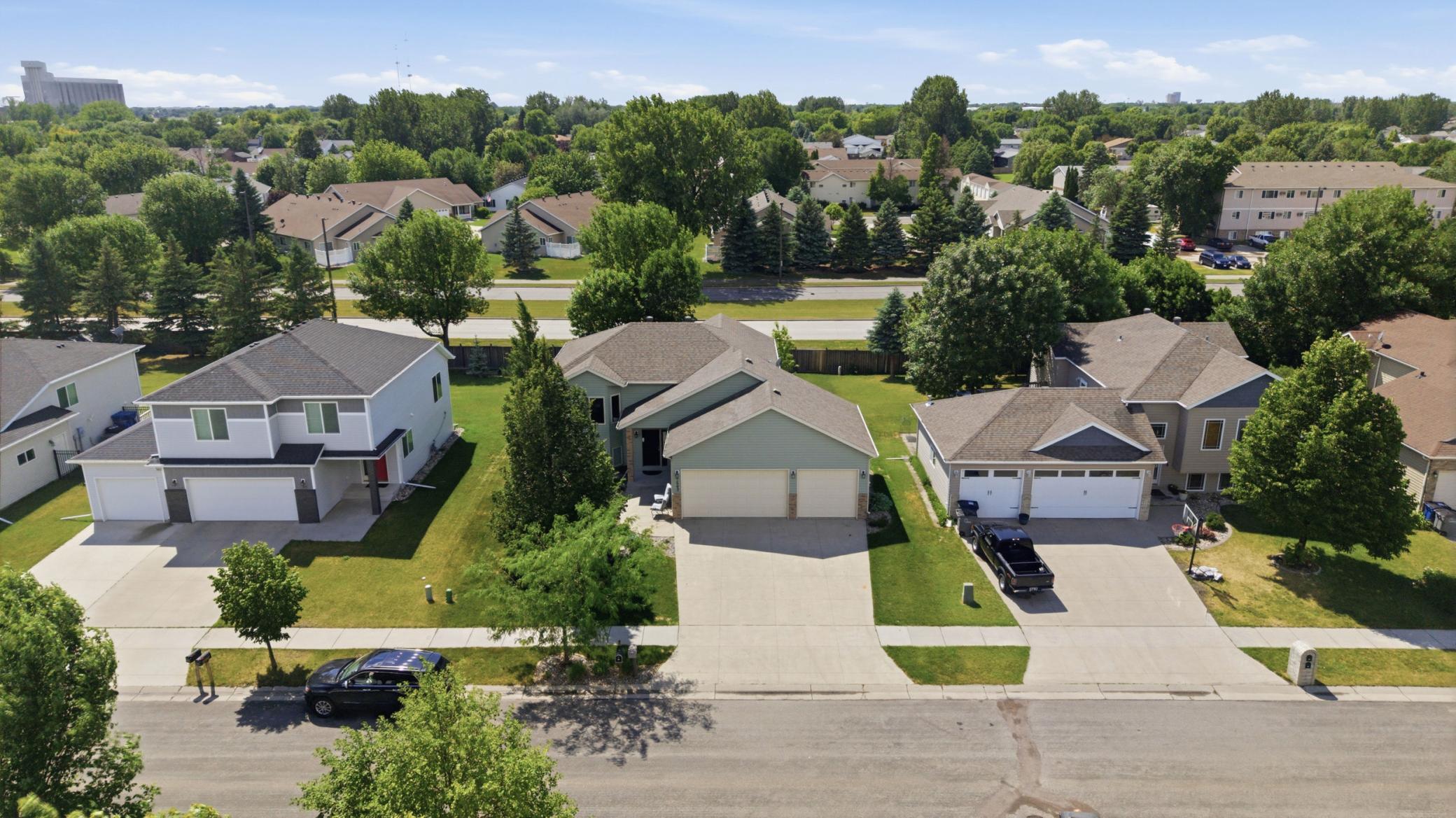 main property photo 28