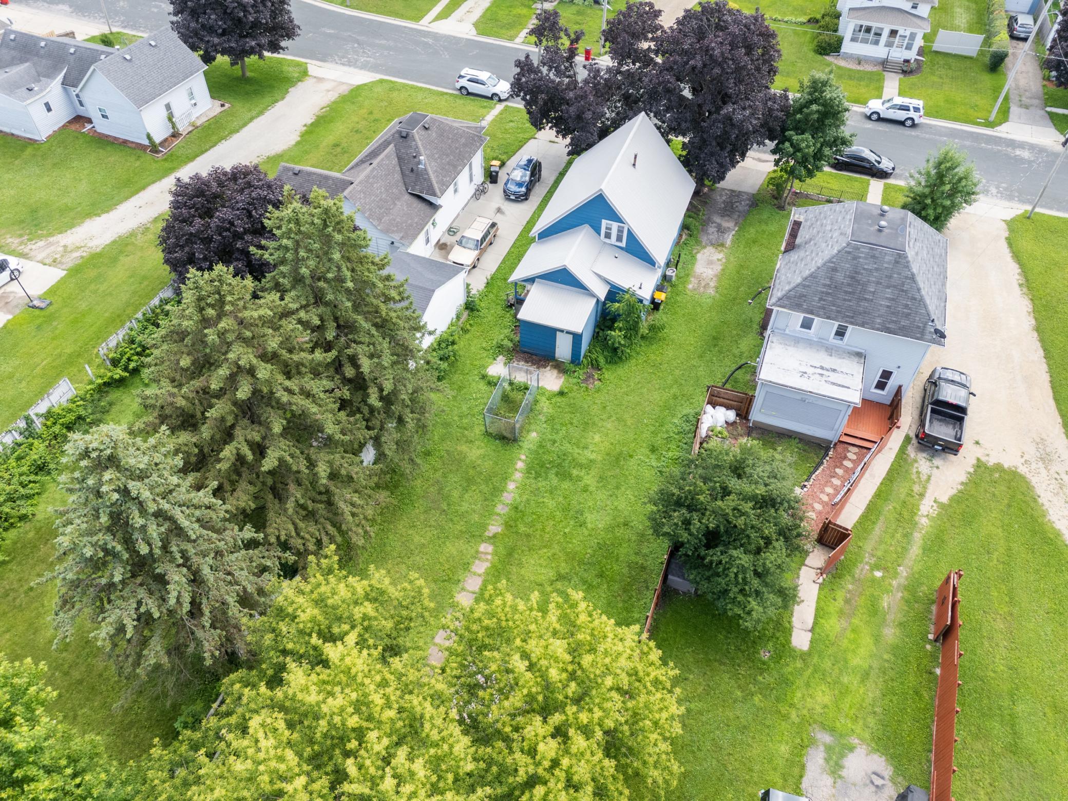 main property photo 28