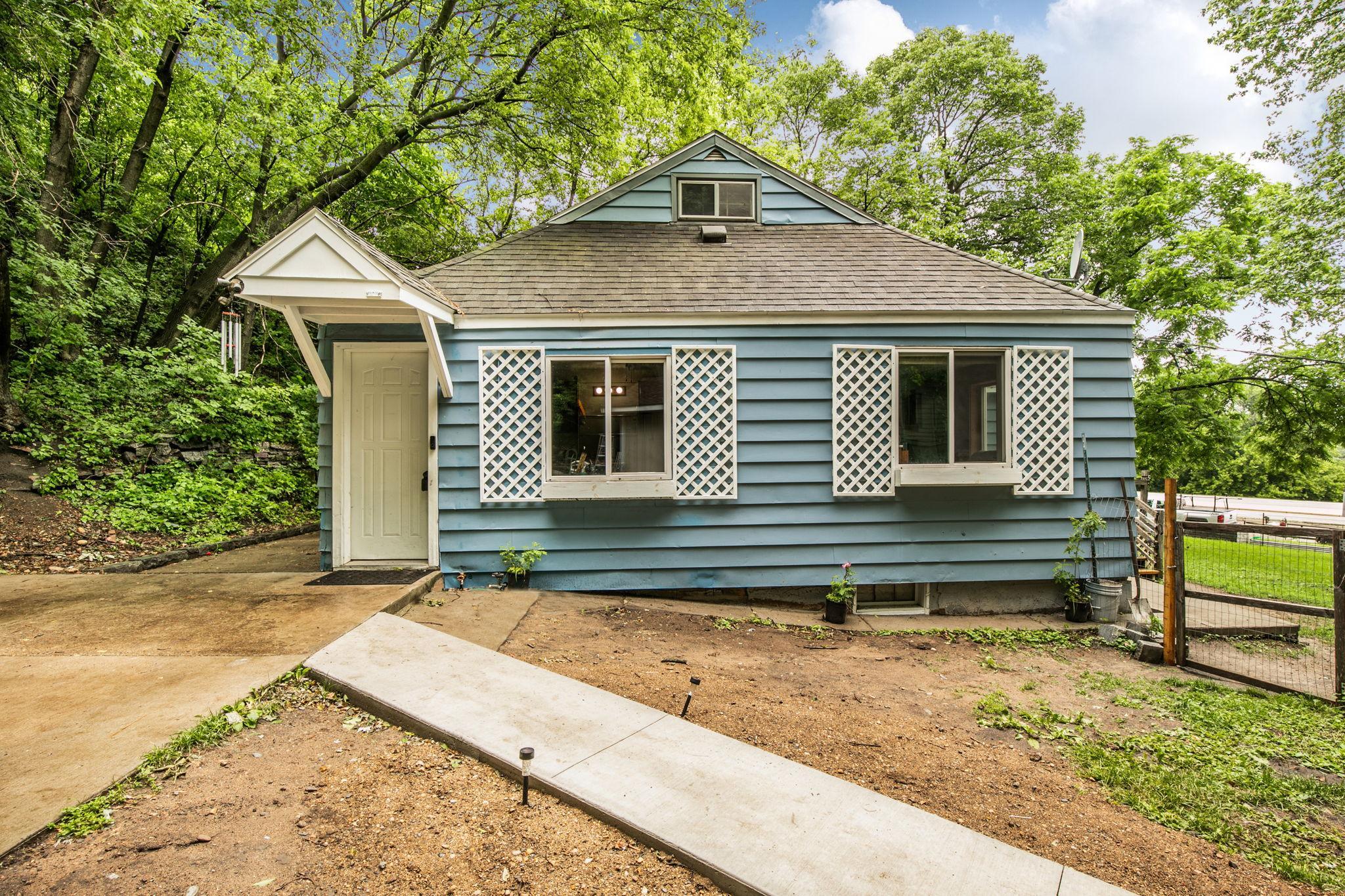 main property photo 3