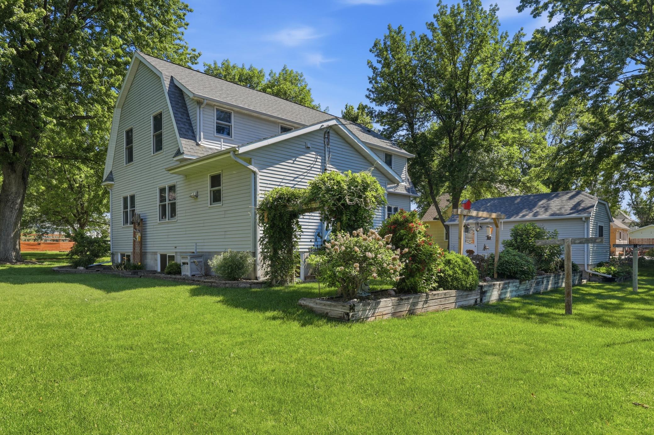 main property photo 35