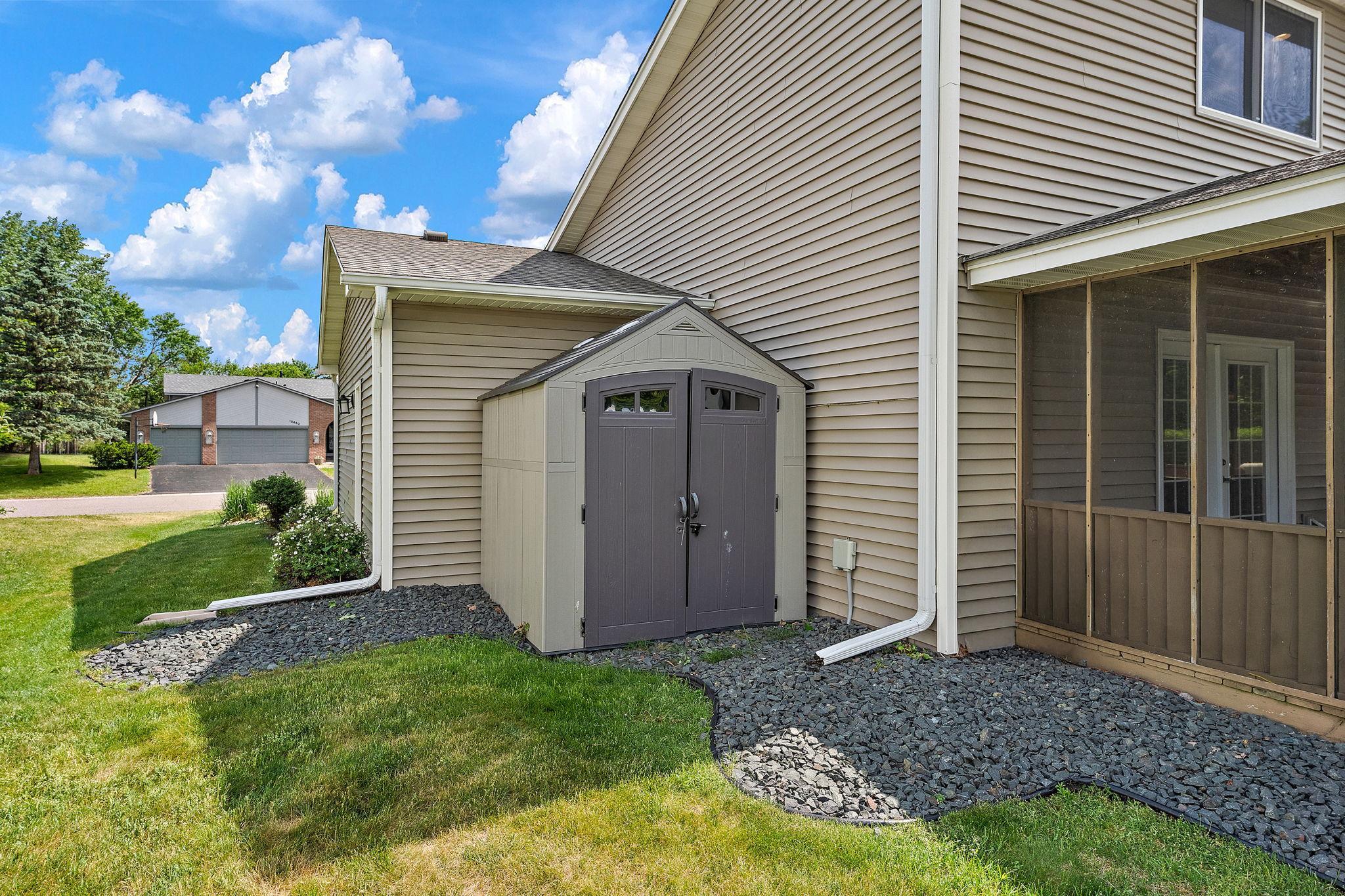 main property photo 40