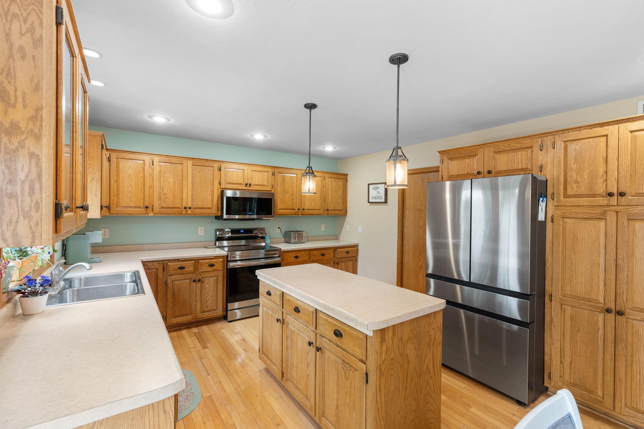 main property photo 15