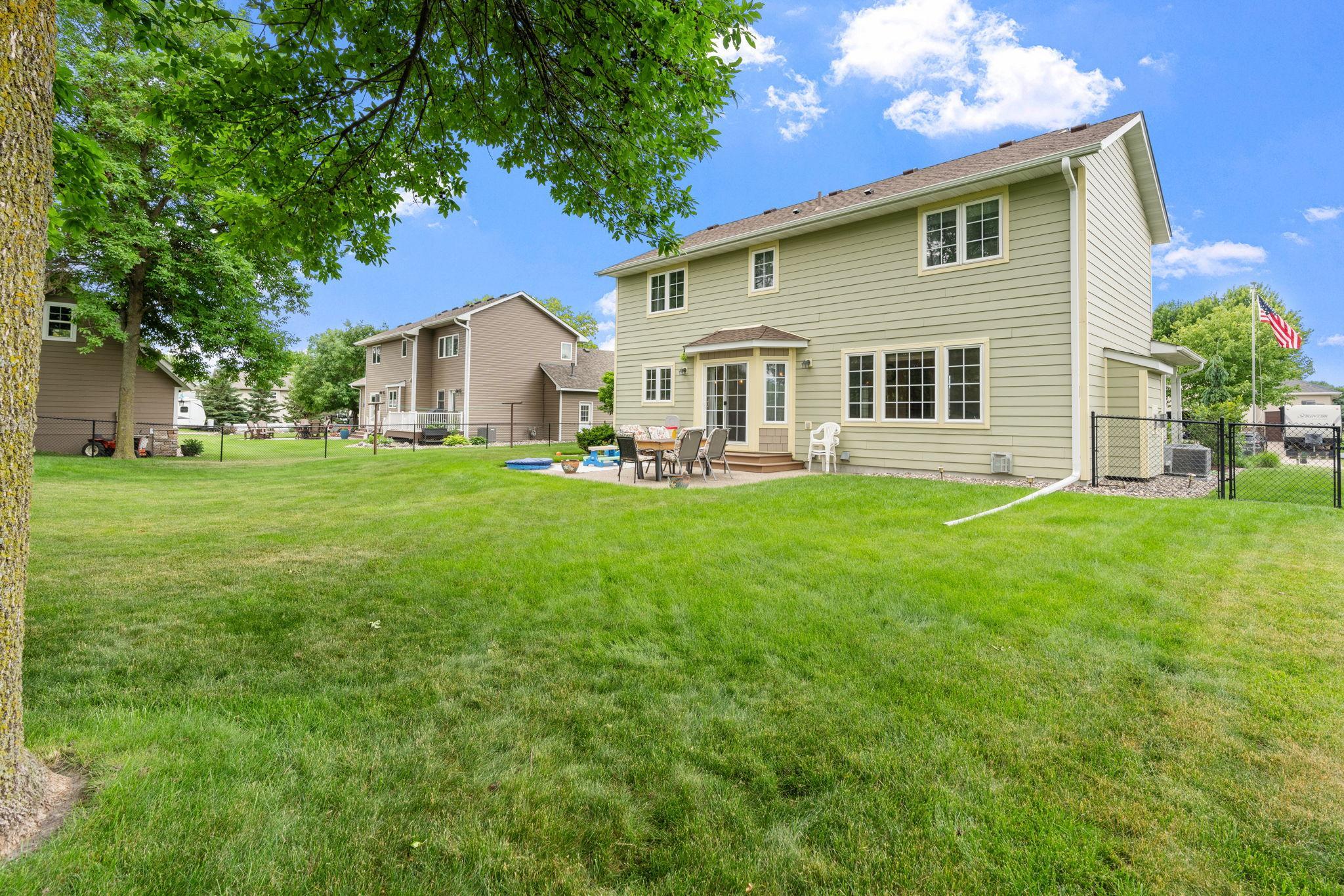 main property photo 8