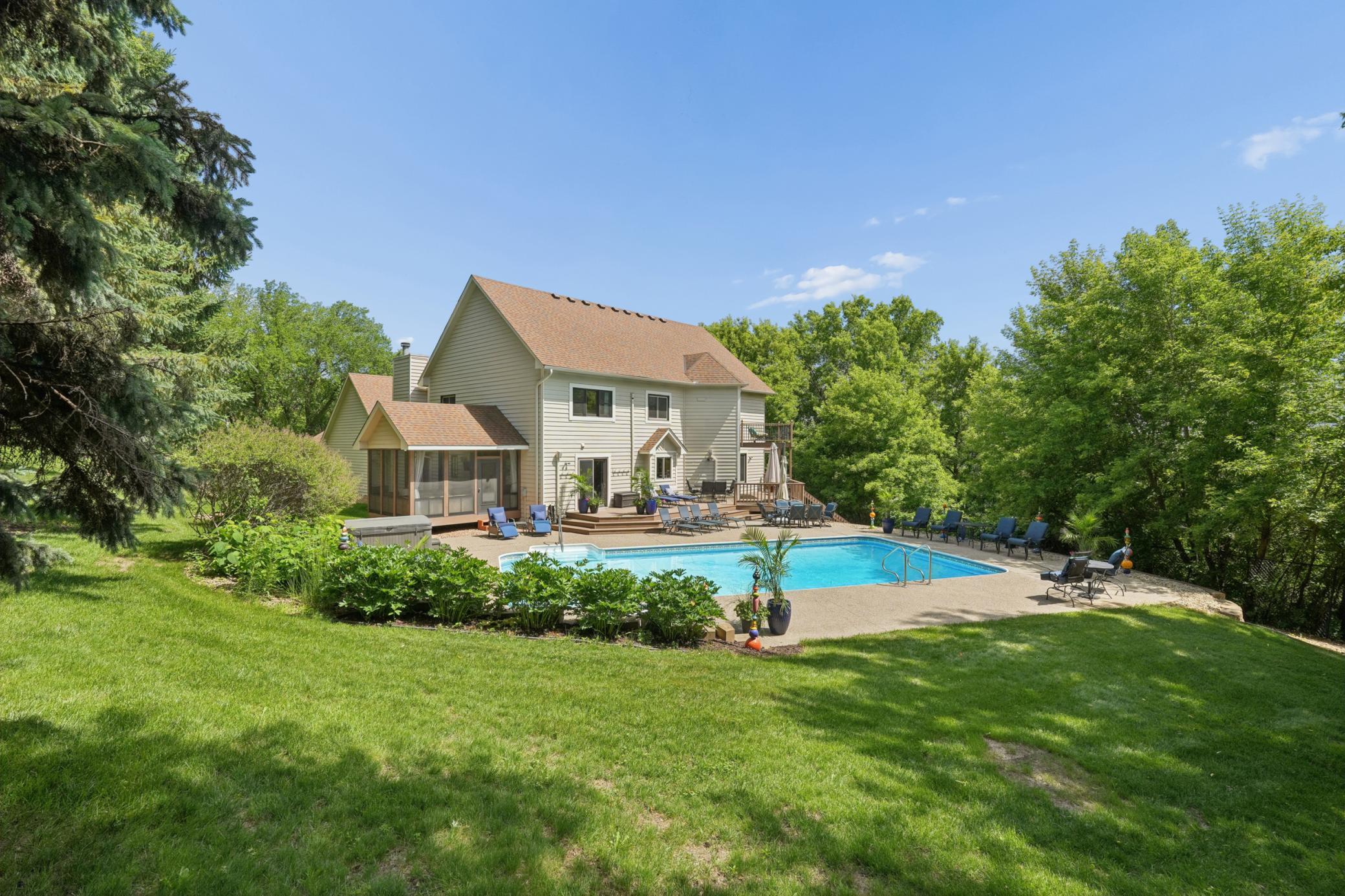 main property photo 4