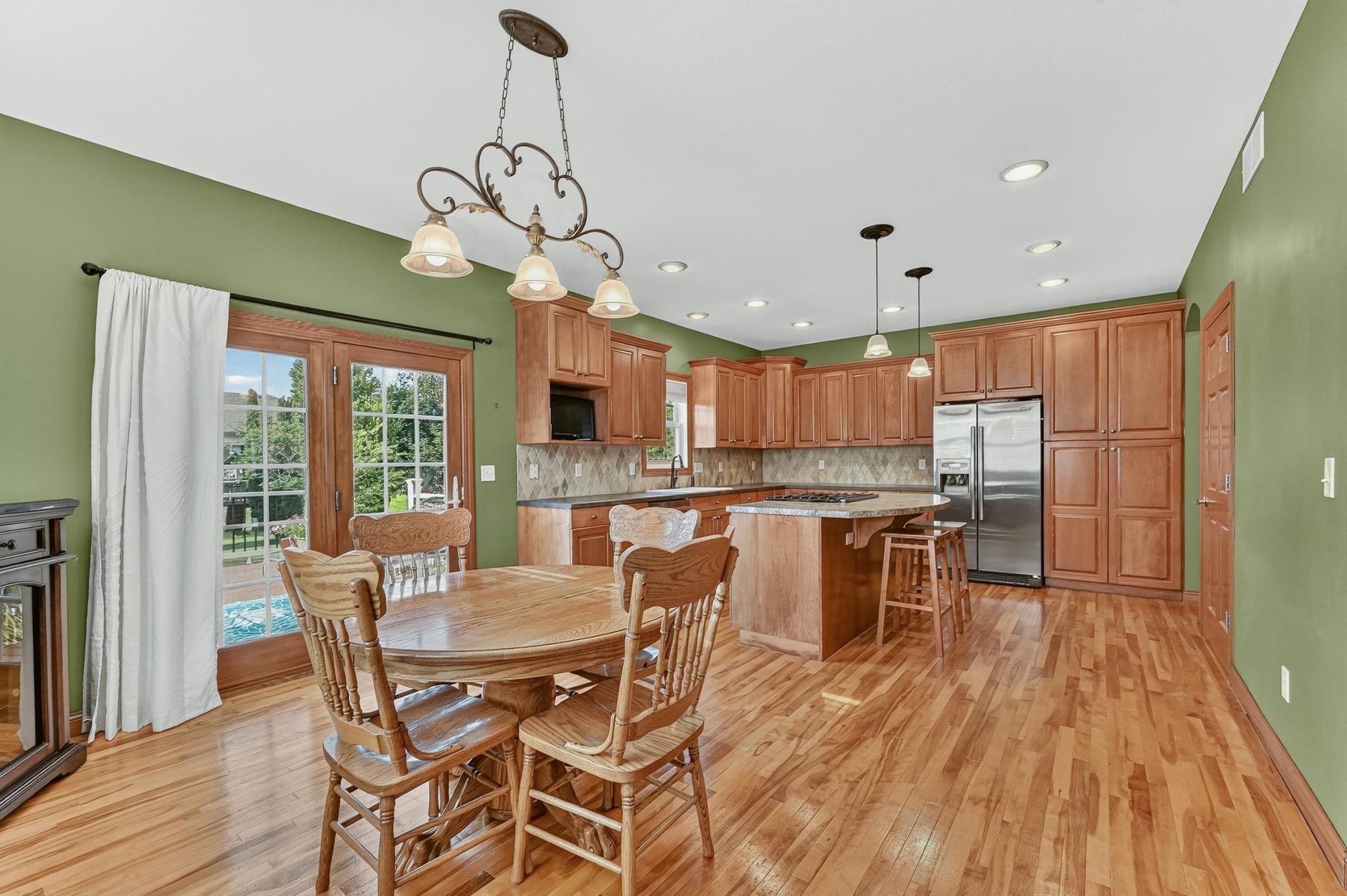 main property photo 6