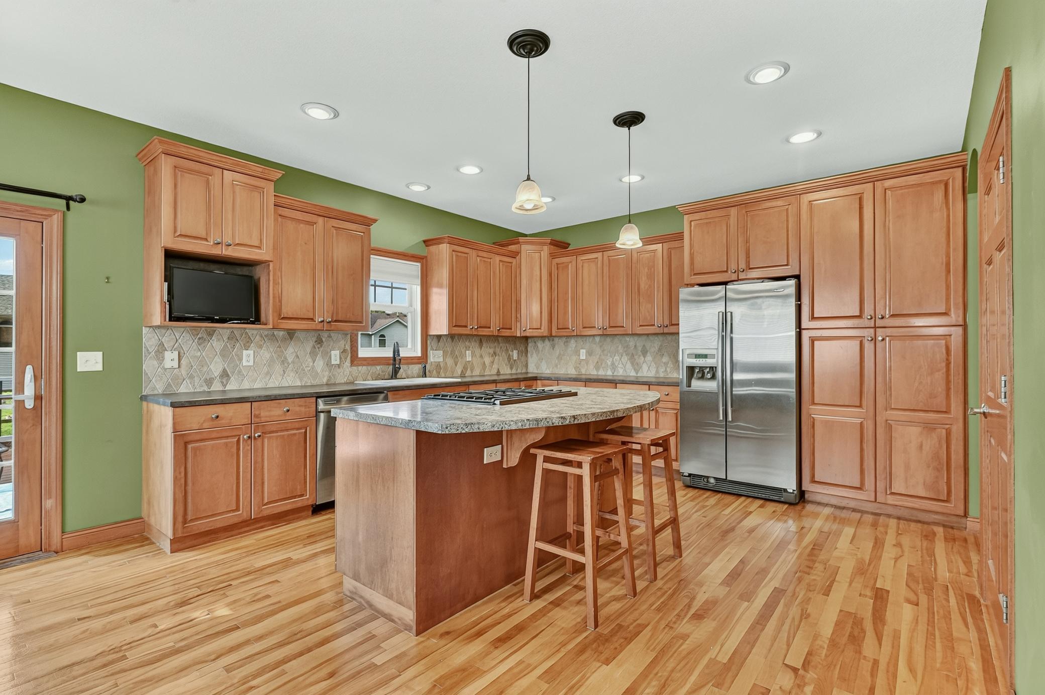 main property photo 7