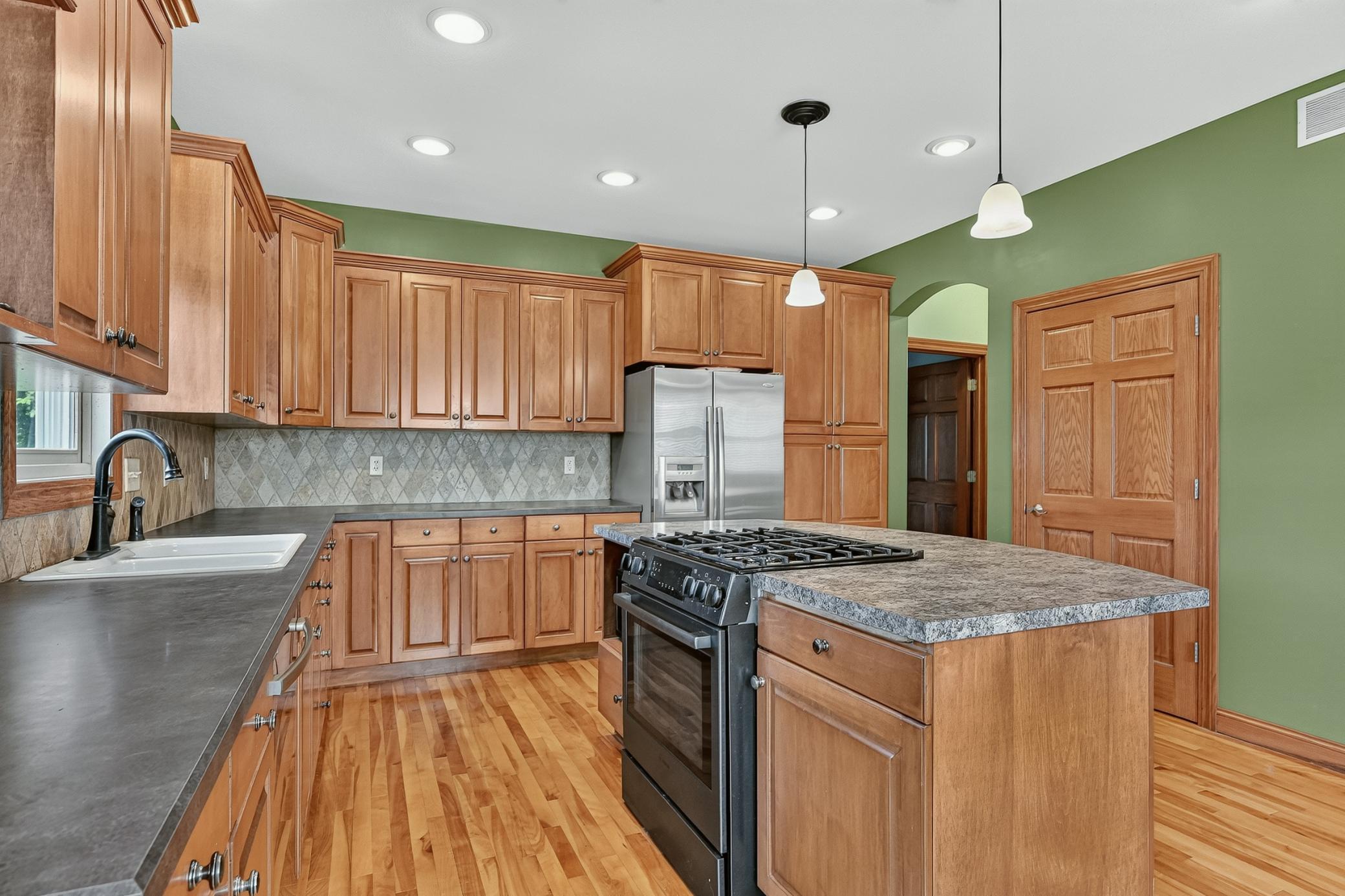 main property photo 8