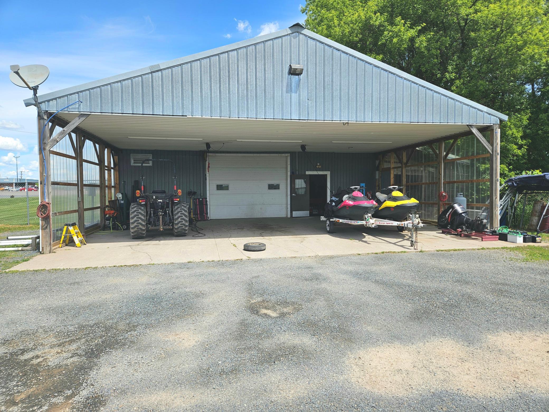 main property photo 12