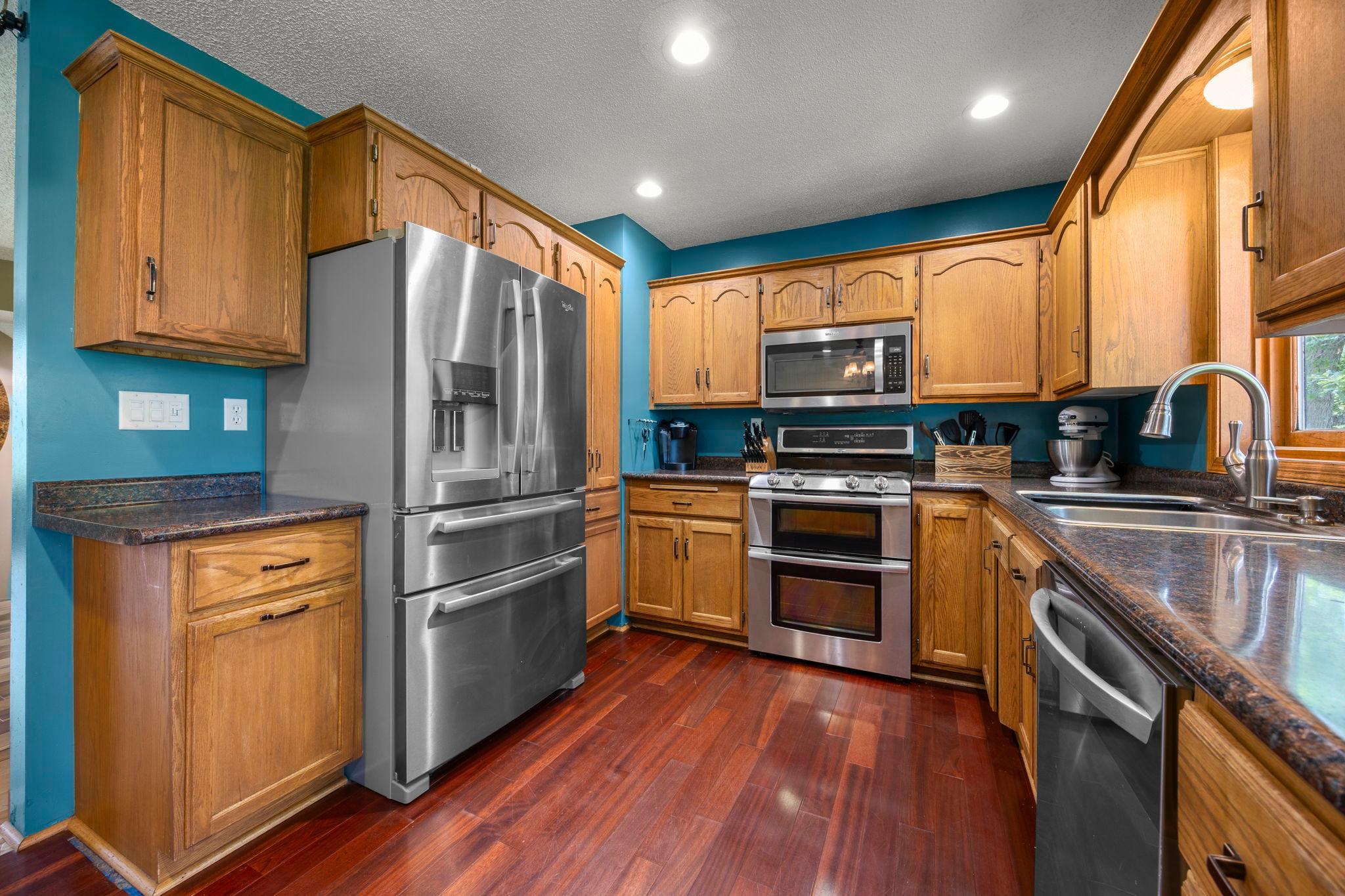 main property photo 28