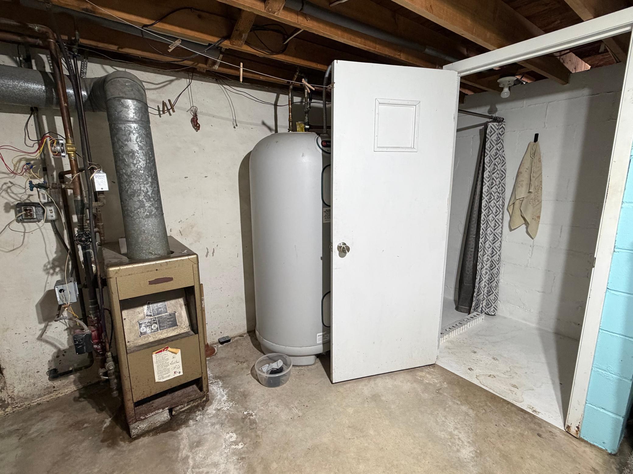 main property photo 32