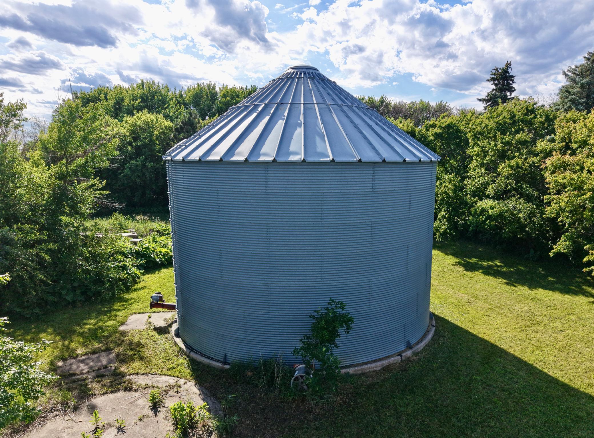 main property photo 39