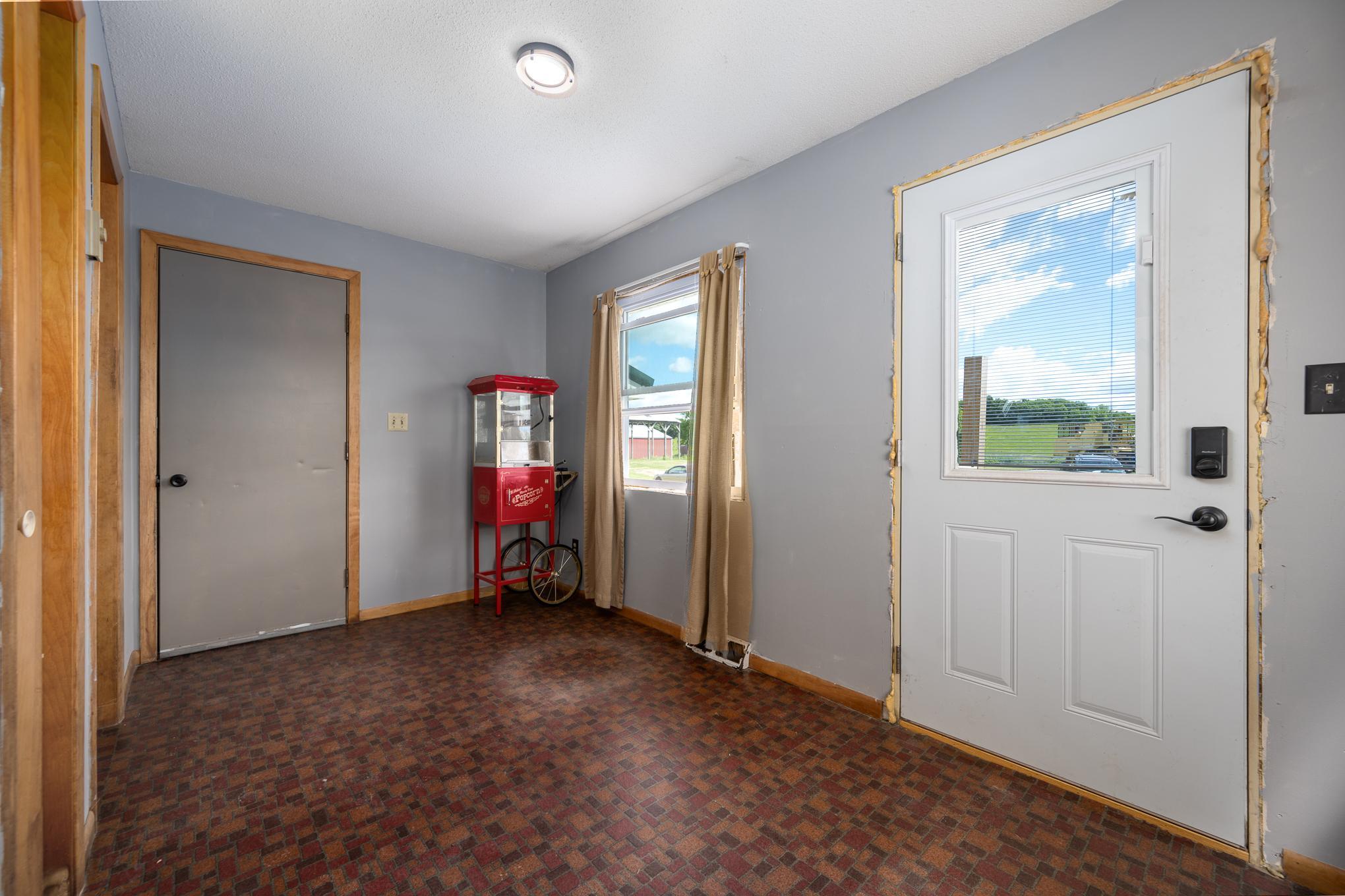 main property photo 13