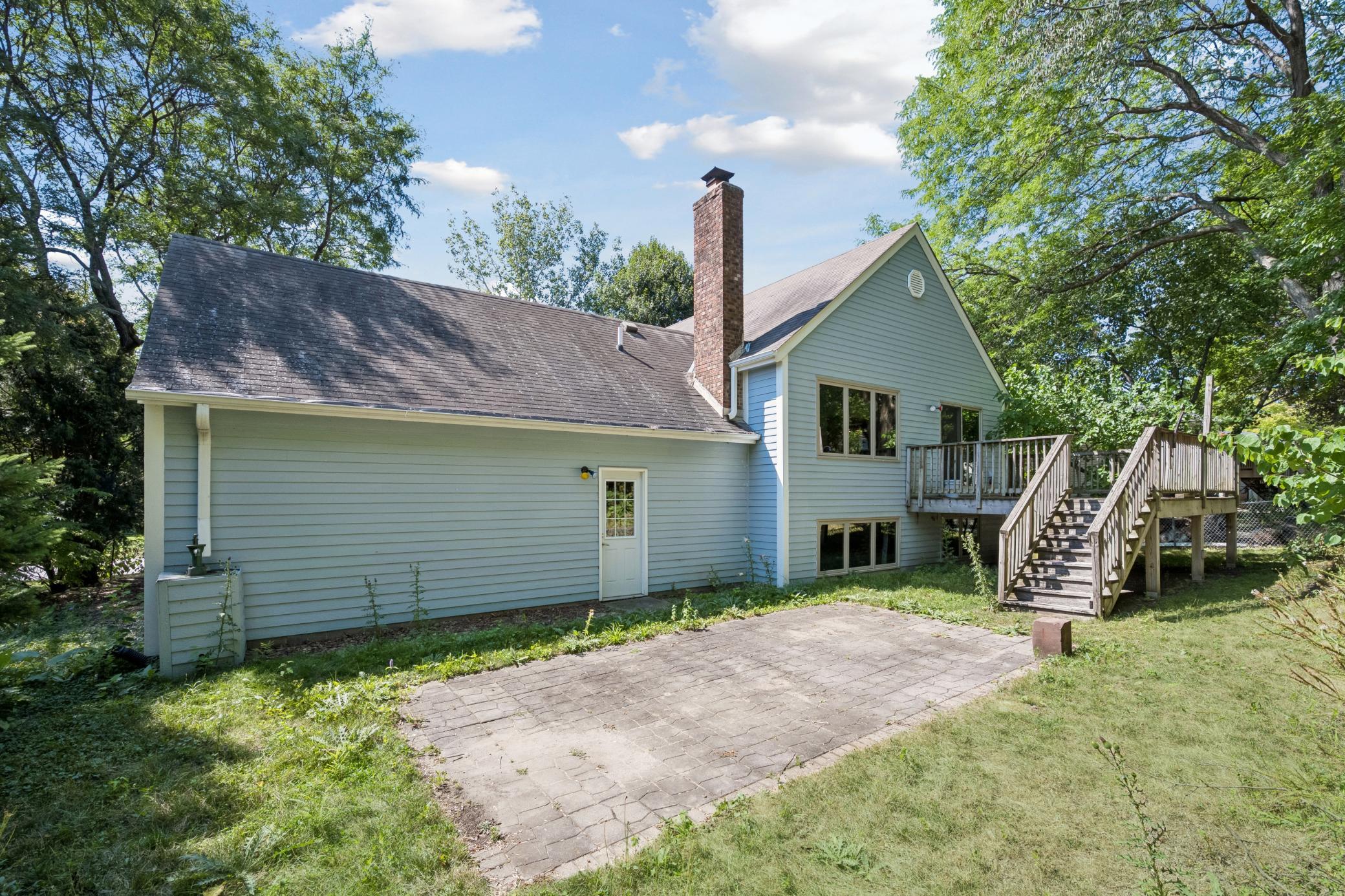 main property photo 30