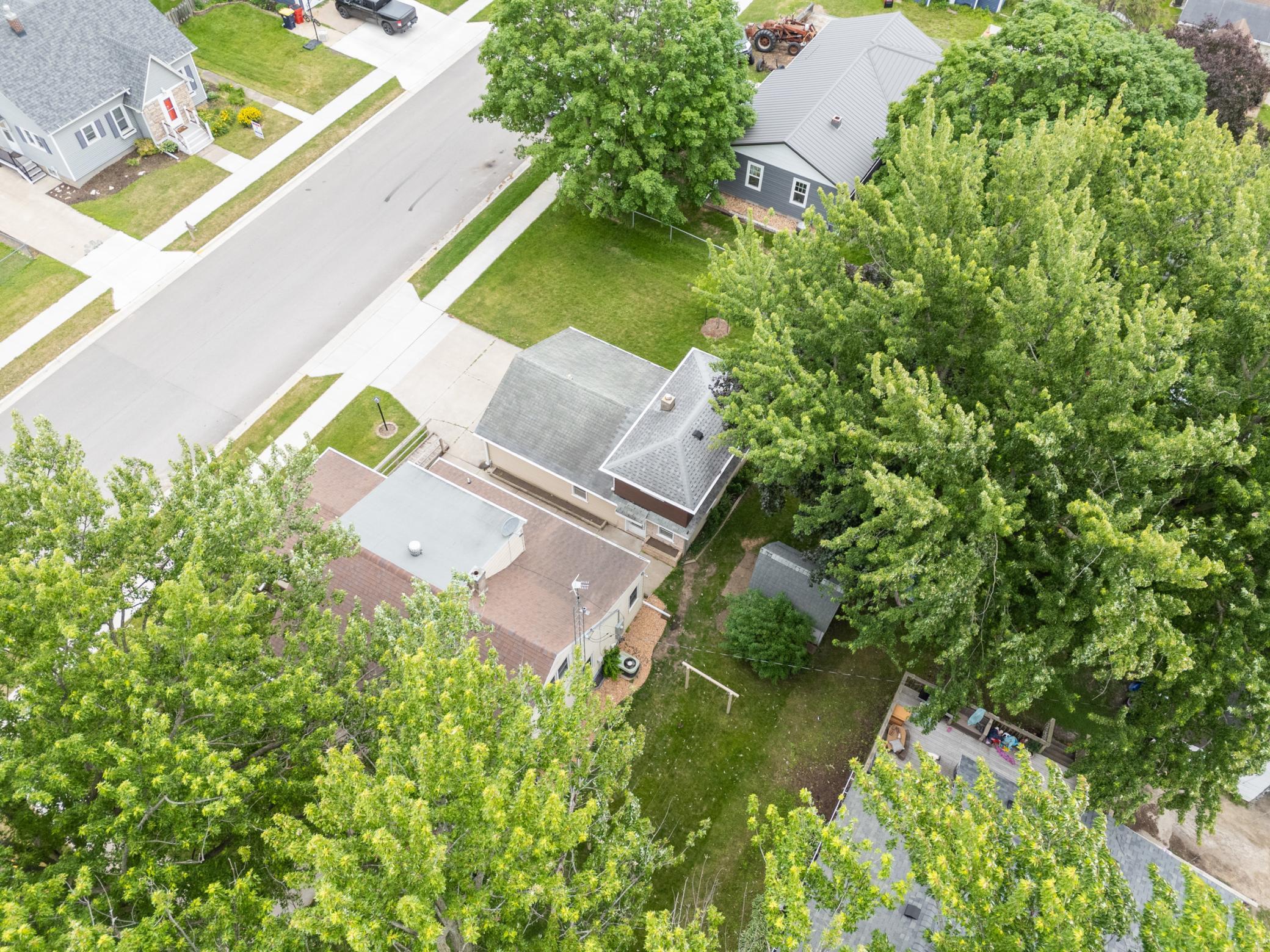 main property photo 32