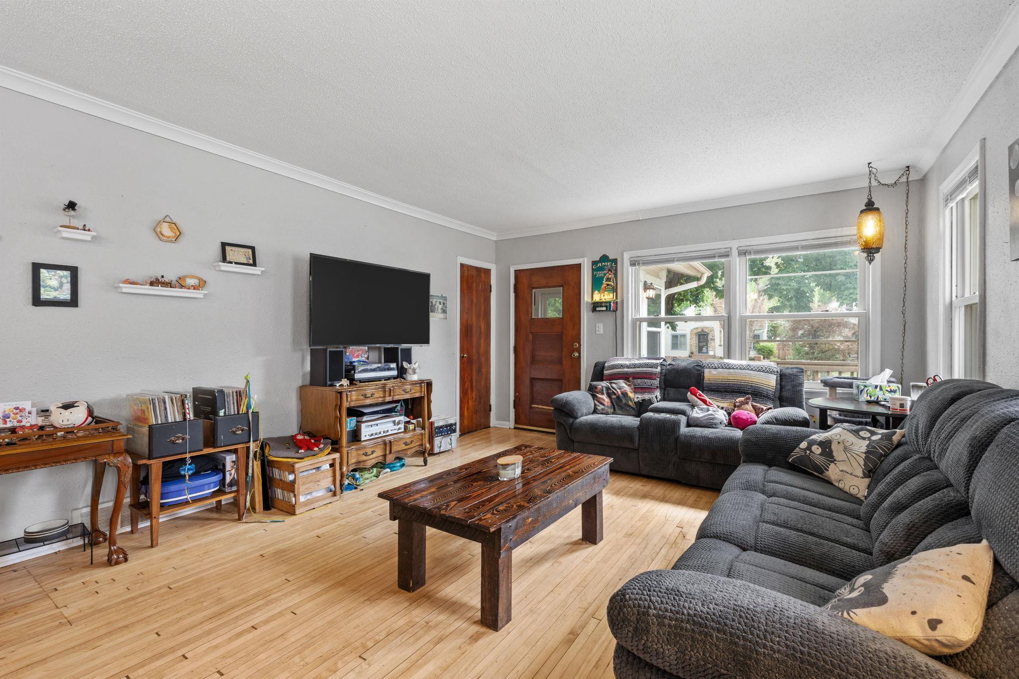 main property photo 5