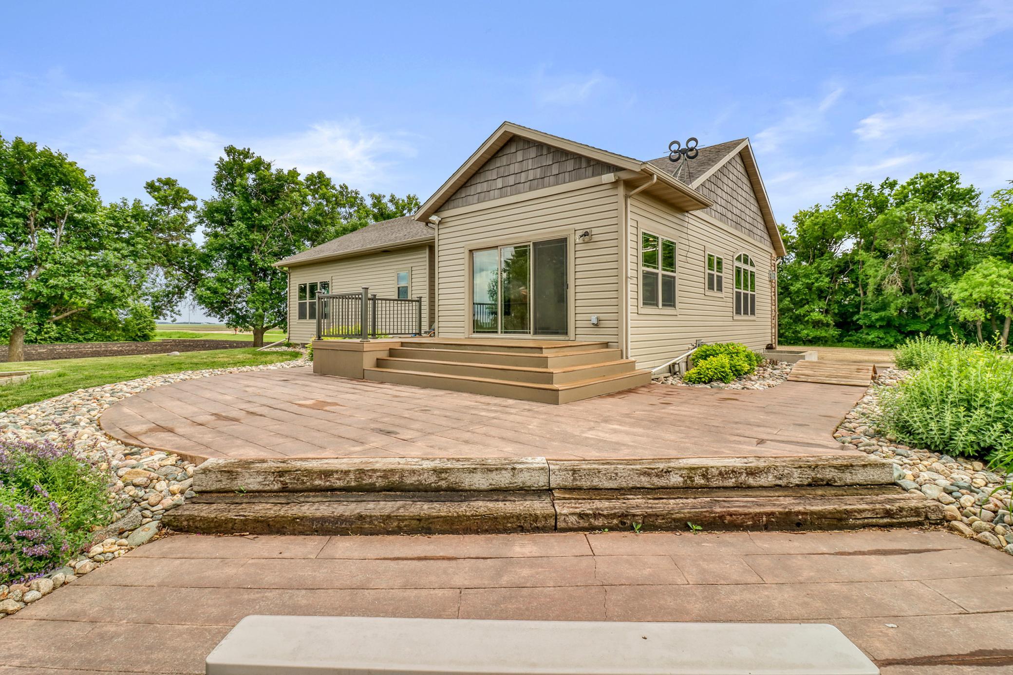 main property photo 7