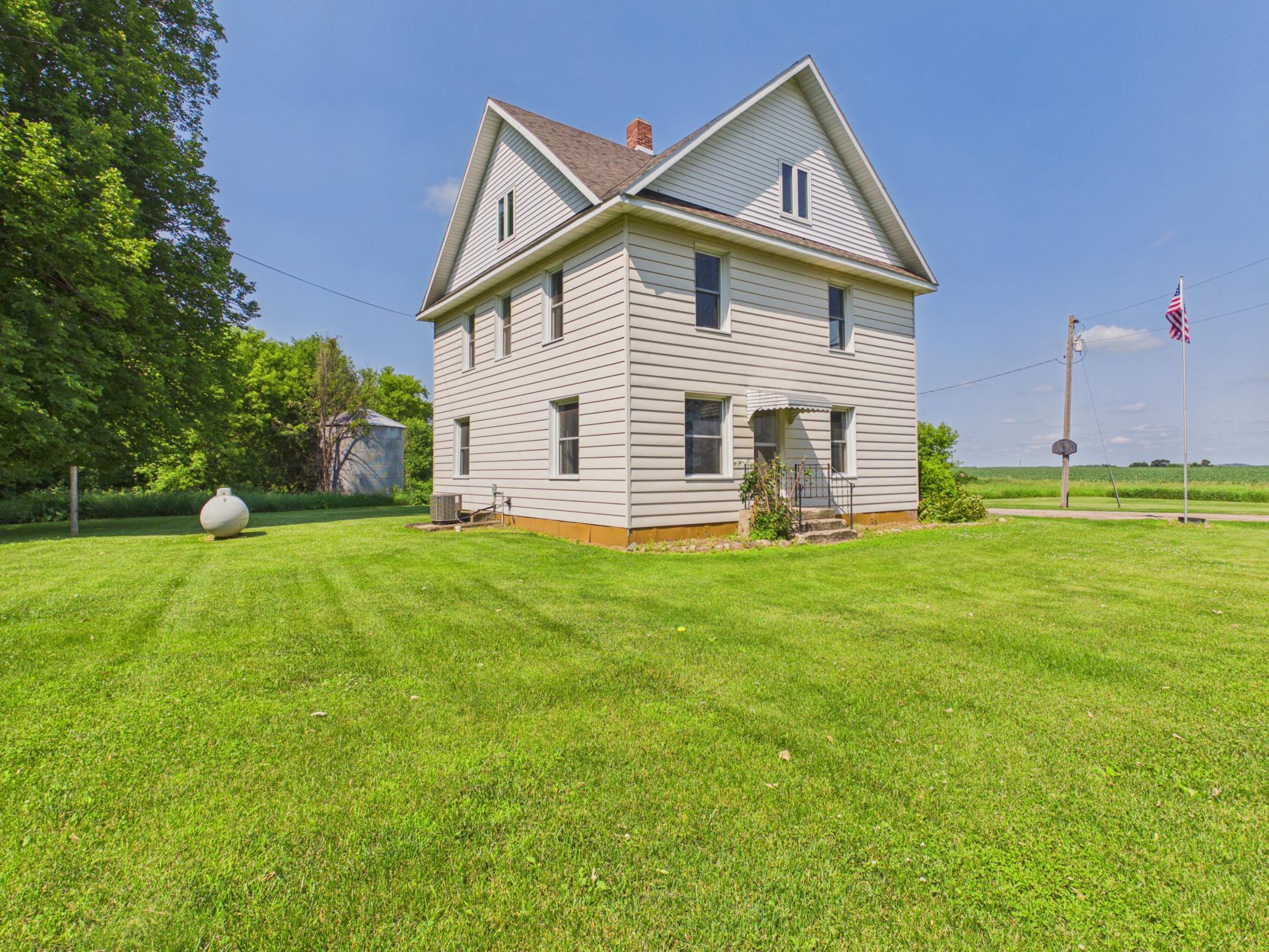 main property photo 16