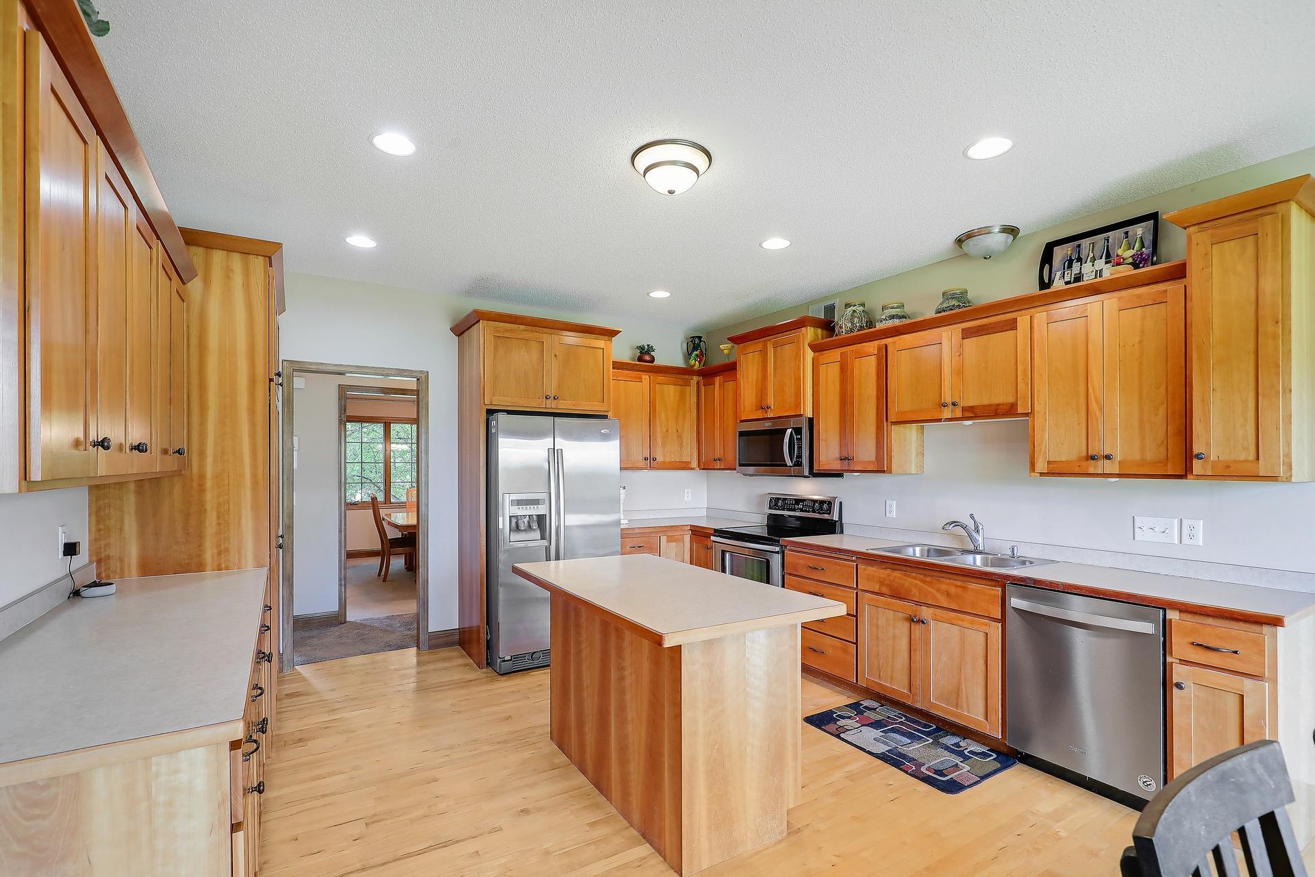 main property photo 16