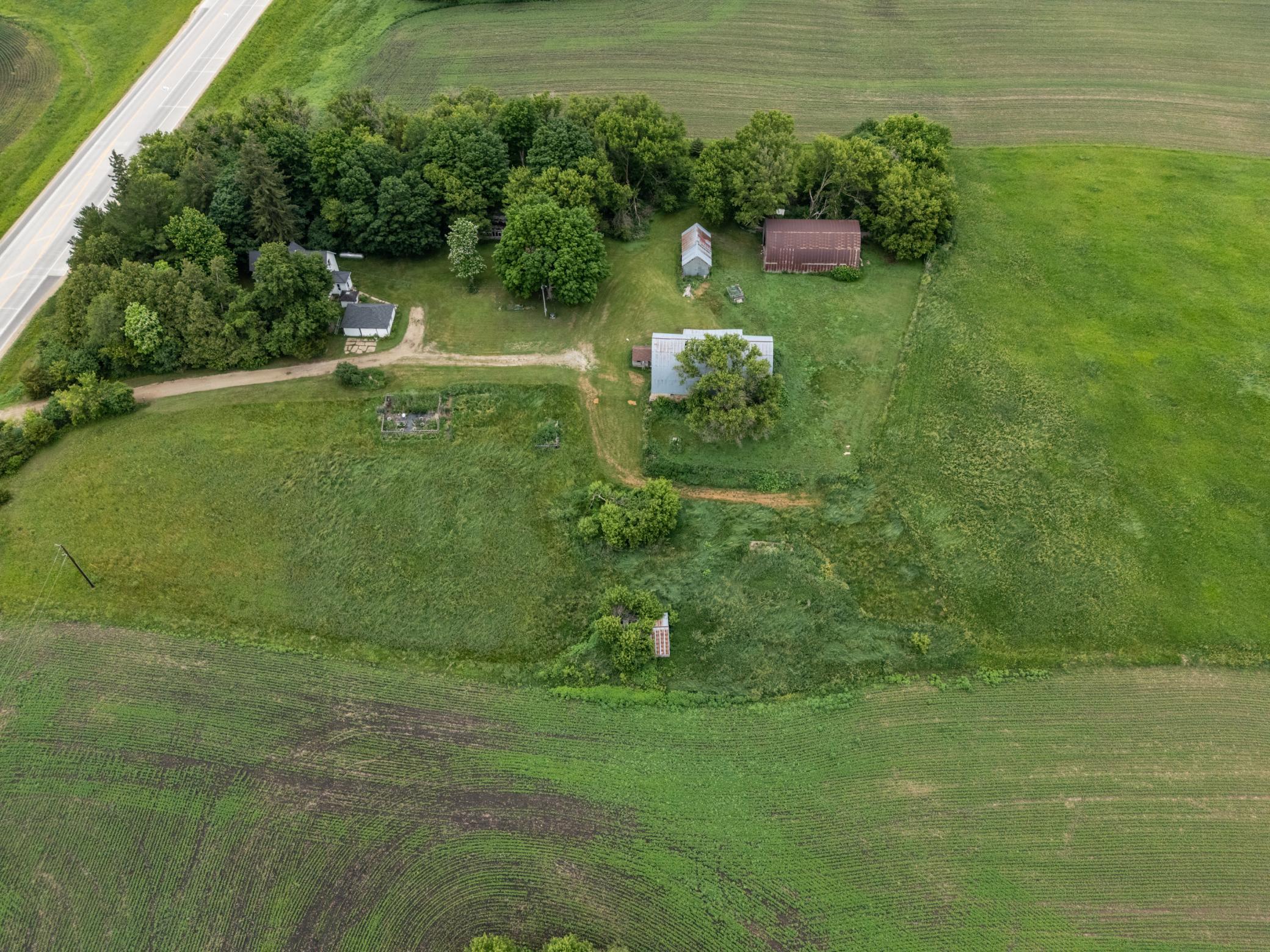main property photo 33
