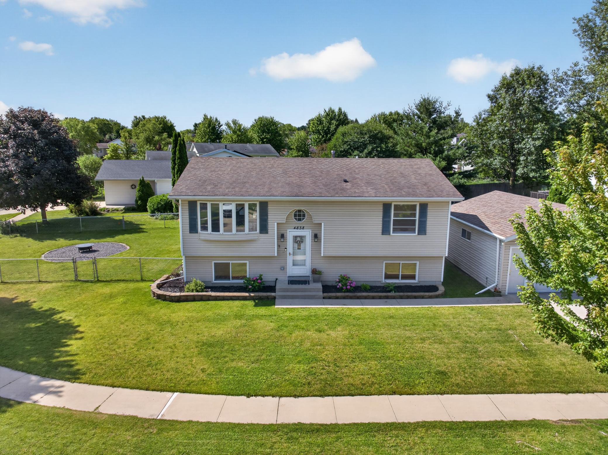 main property photo 41
