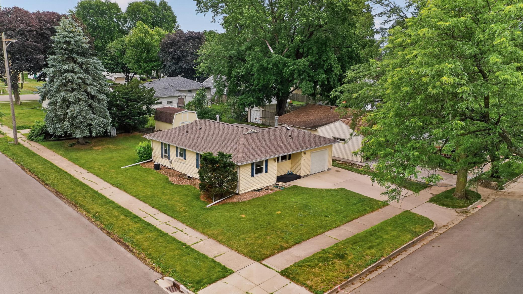 main property photo 33
