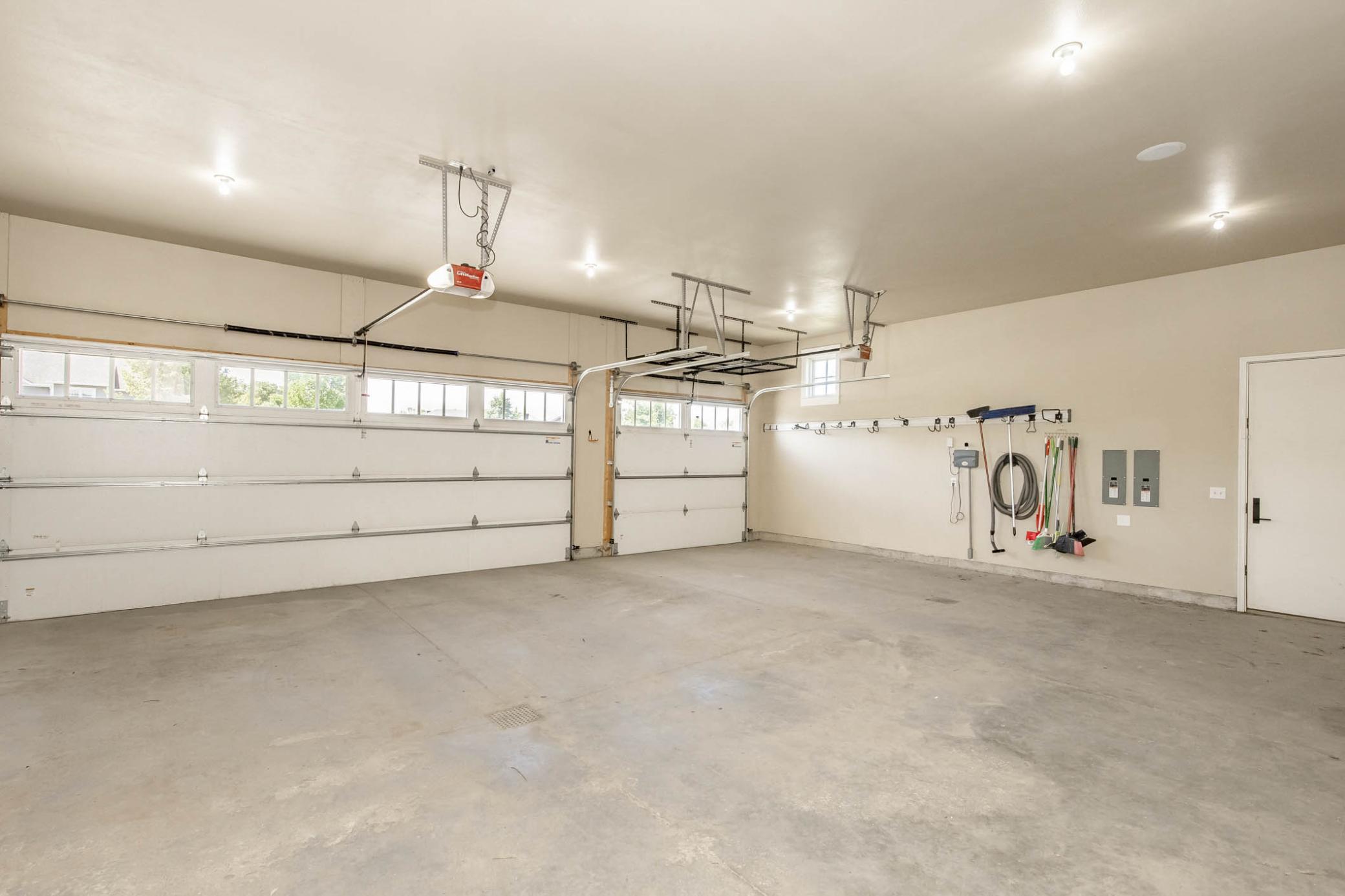 main property photo 75