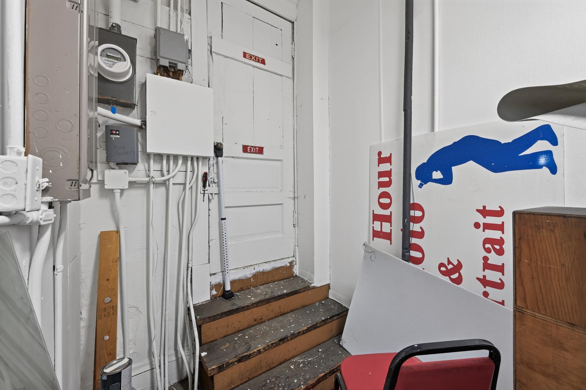 main property photo 28
