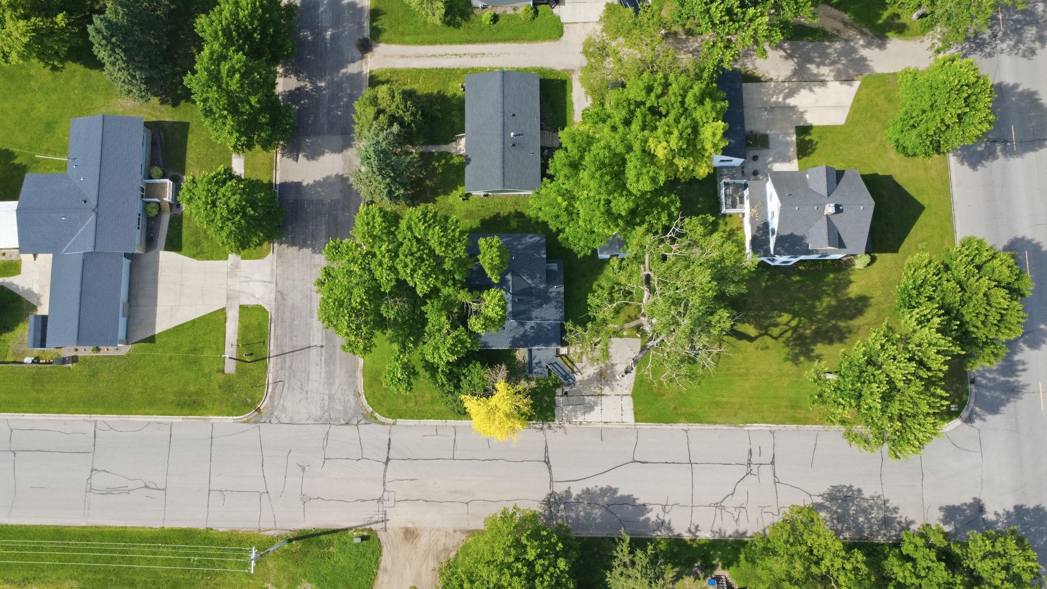main property photo 32