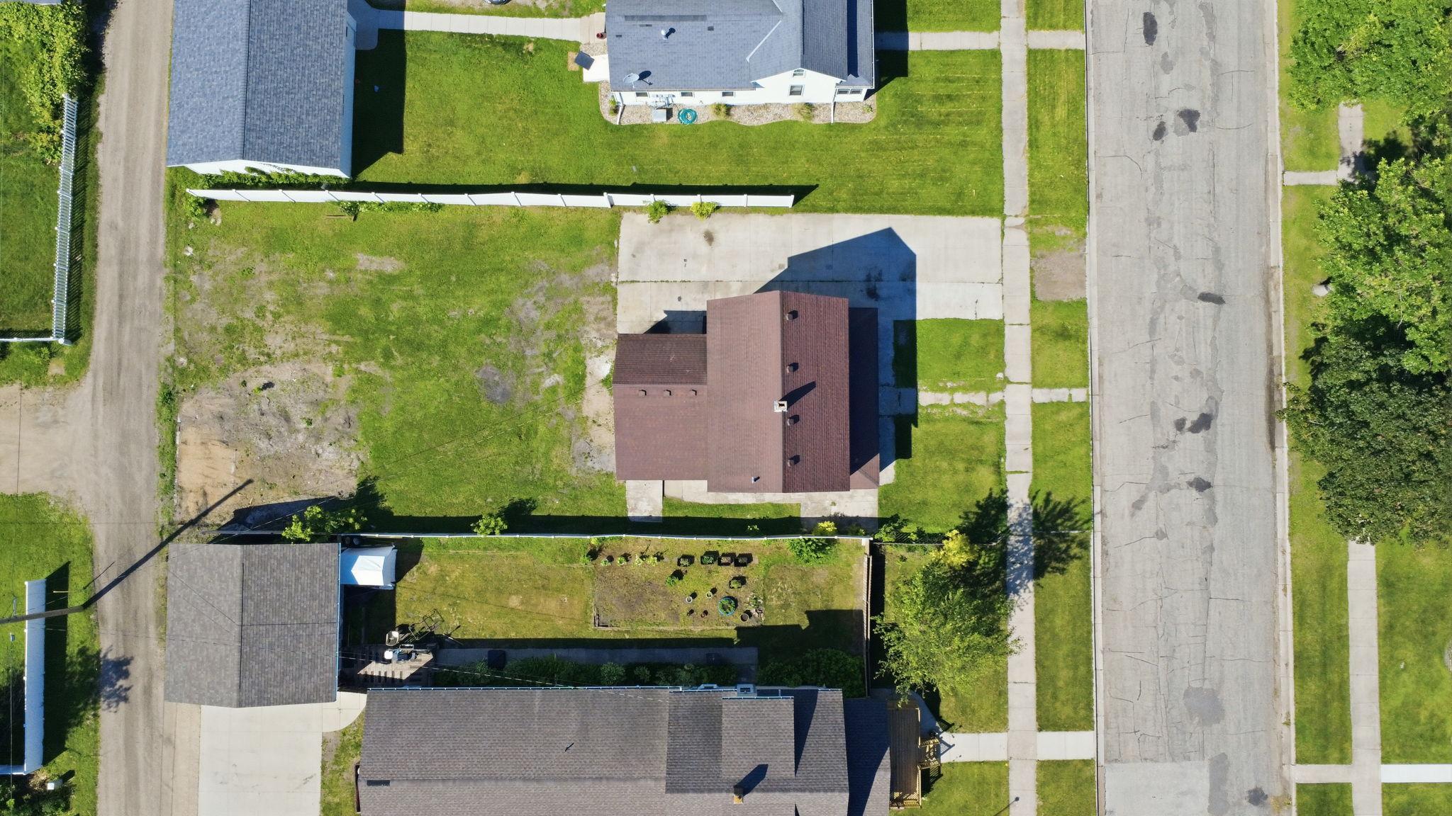 main property photo 31