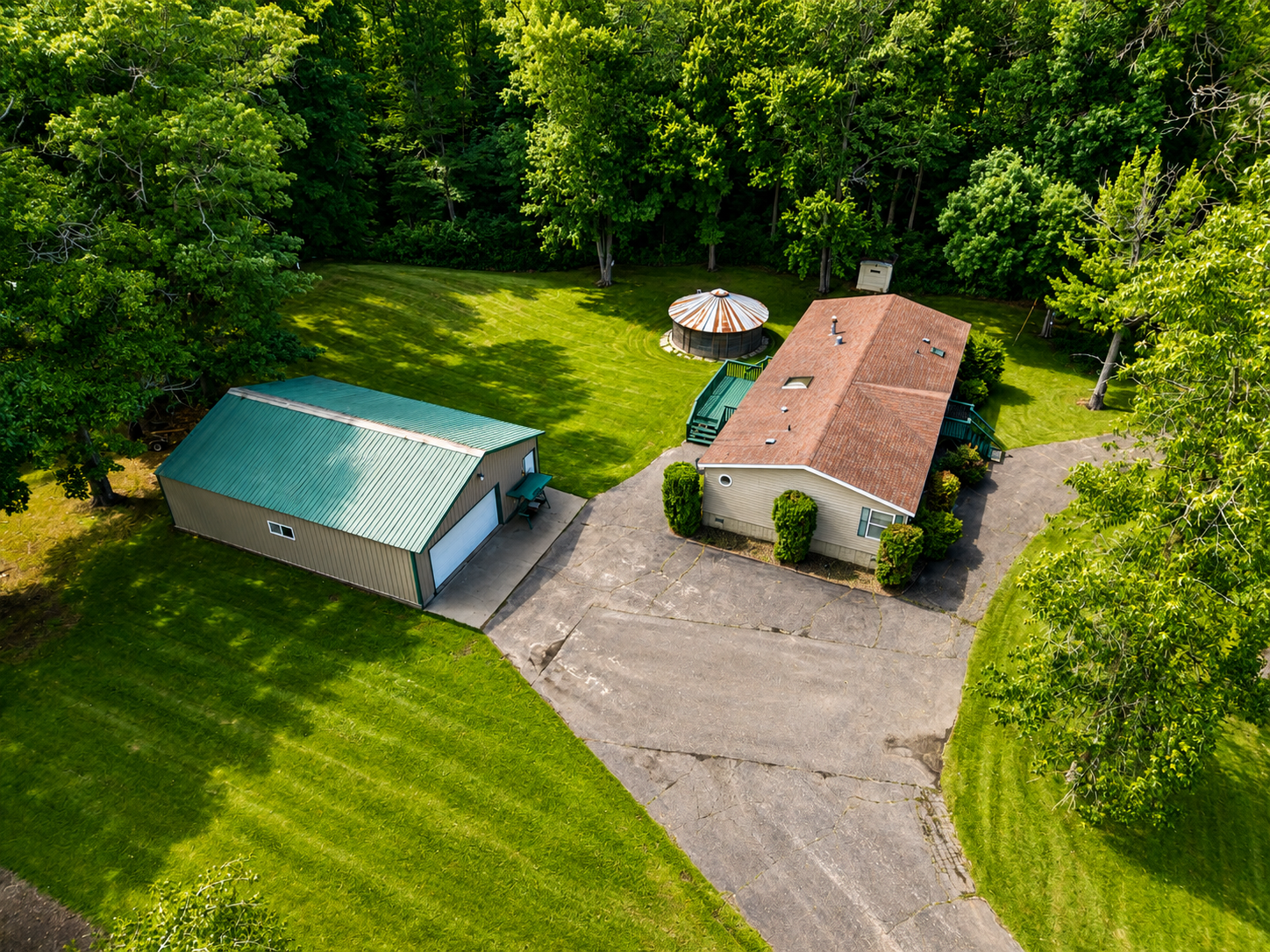 main property photo 17