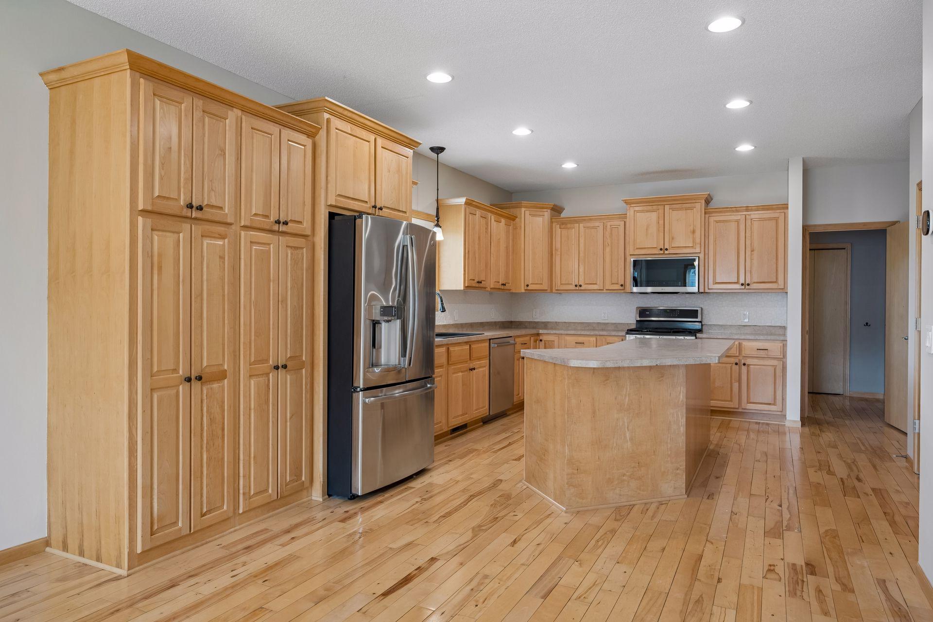 main property photo 13