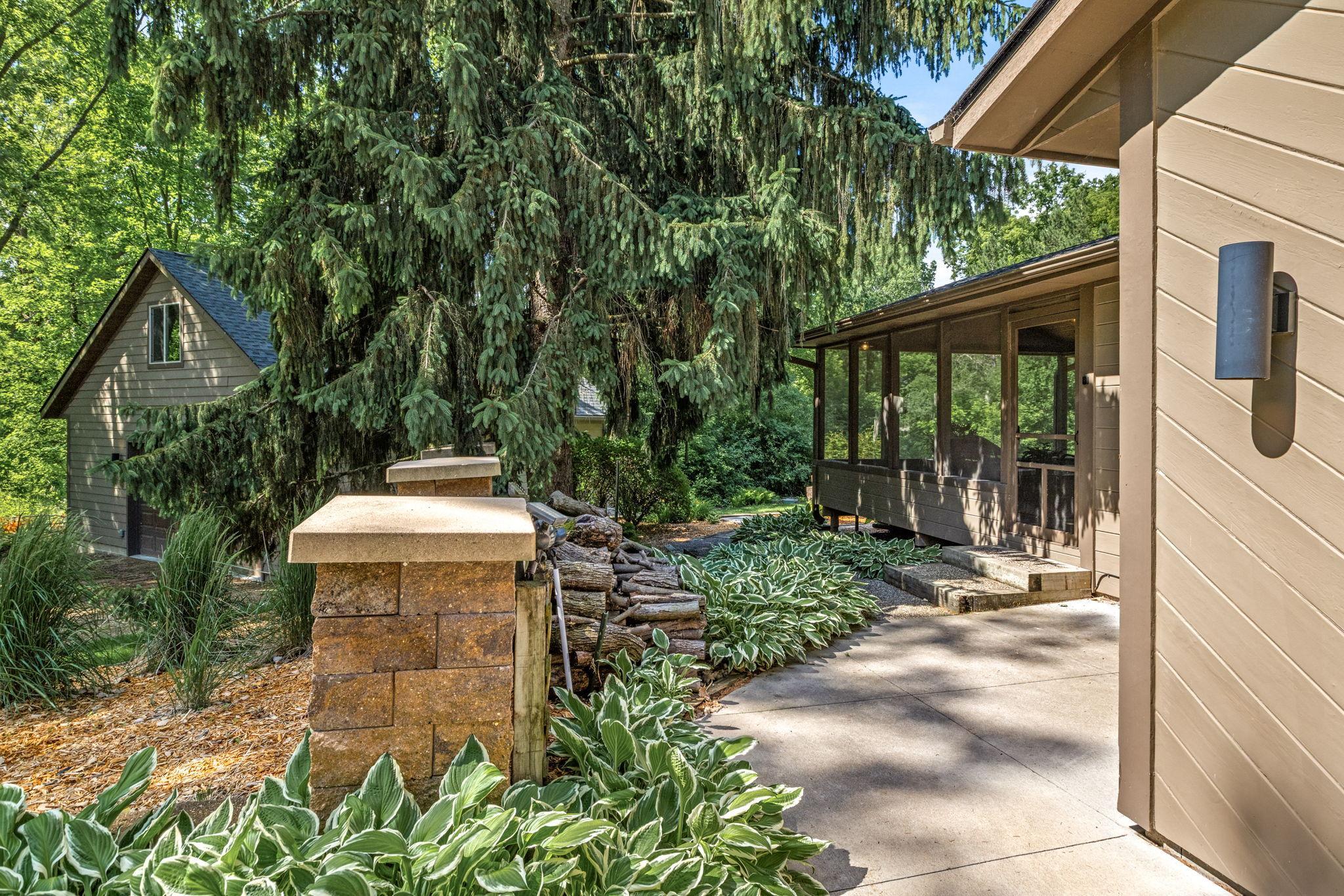 main property photo 50