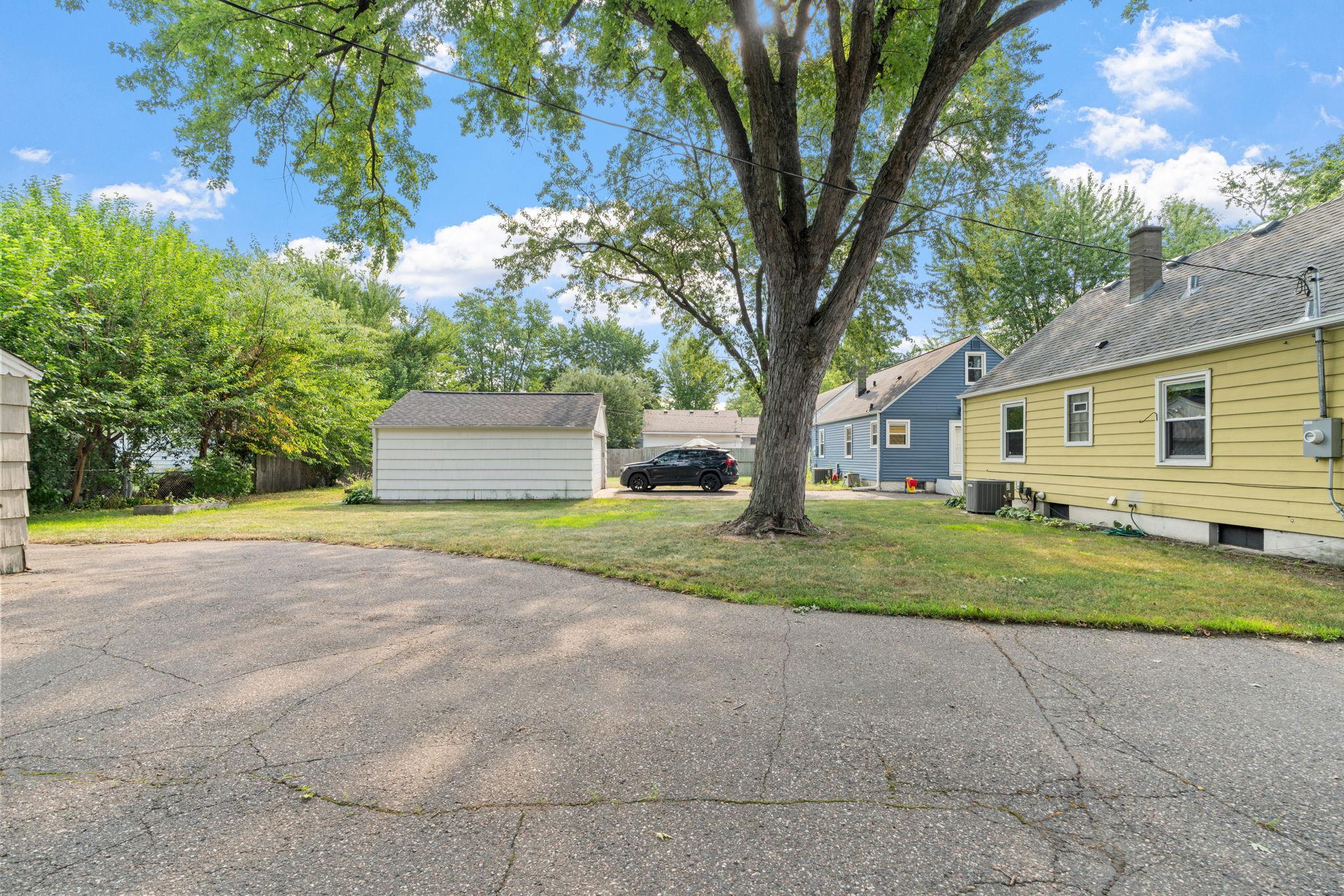 main property photo 30