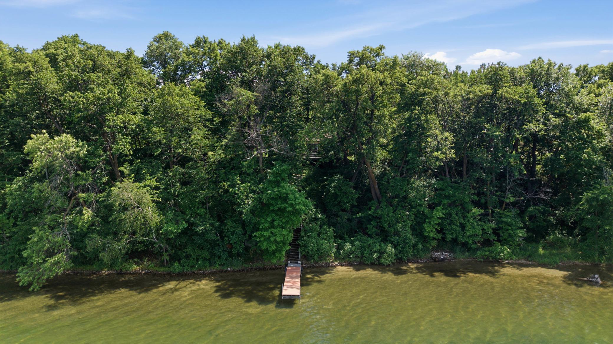 main property photo 28