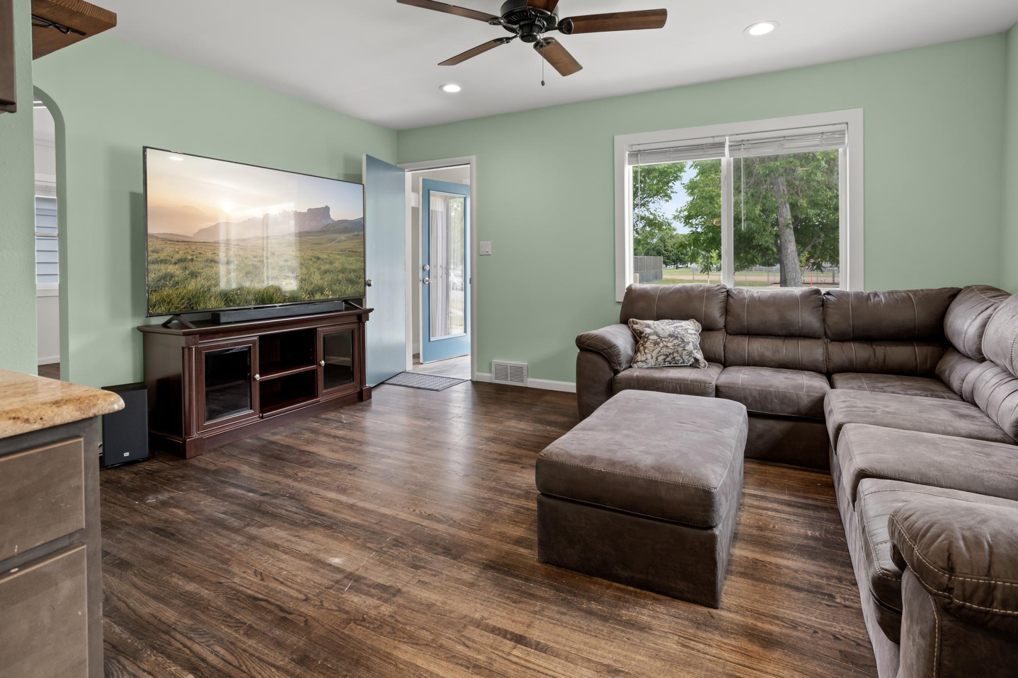 main property photo 13