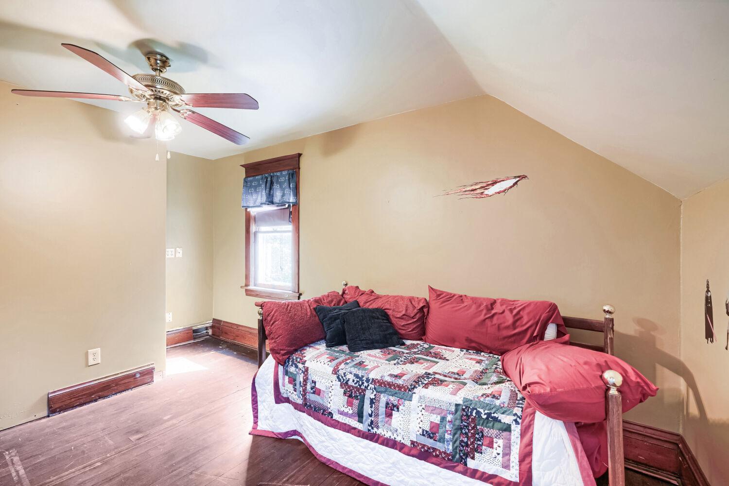 main property photo 18