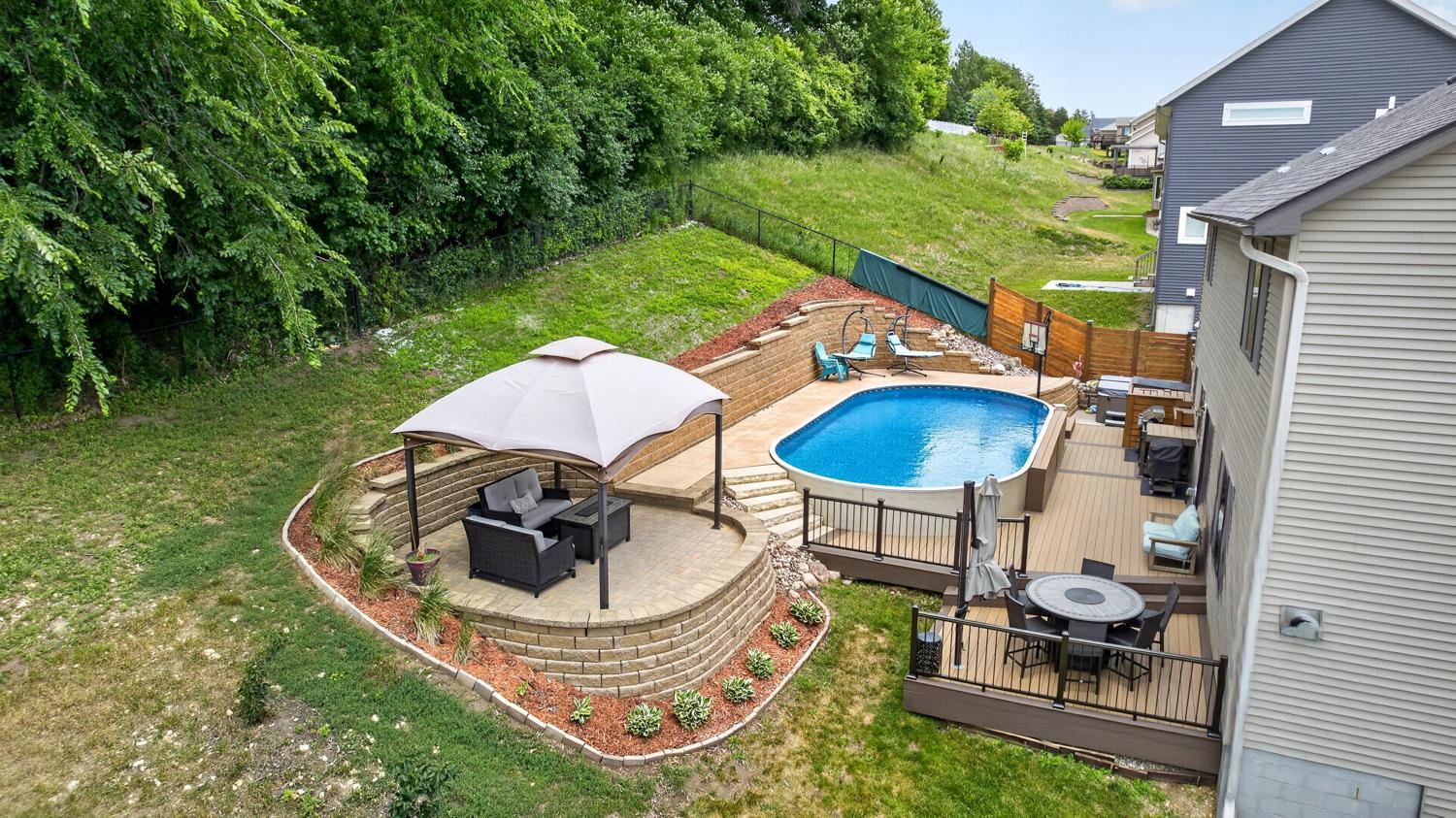 main property photo 16