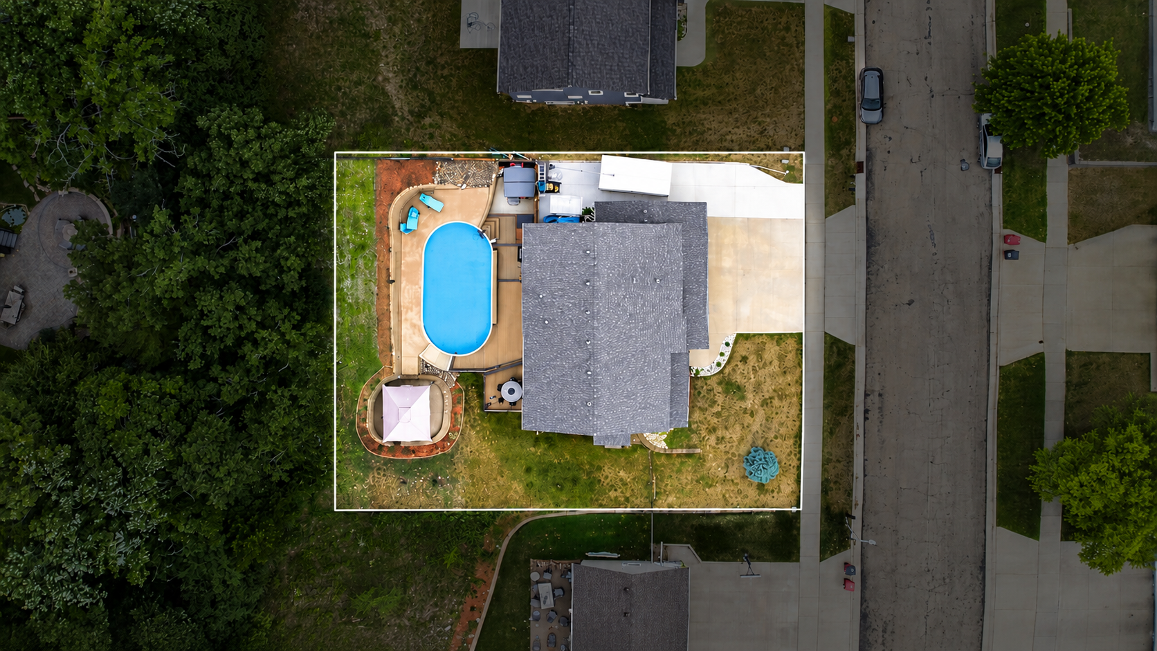 main property photo 17