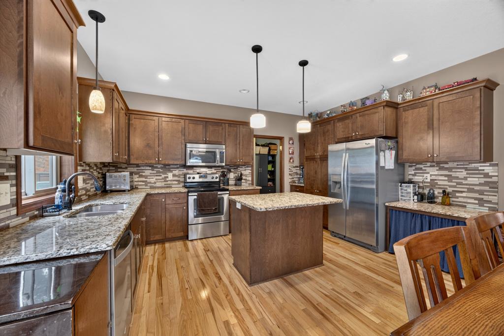 main property photo 7