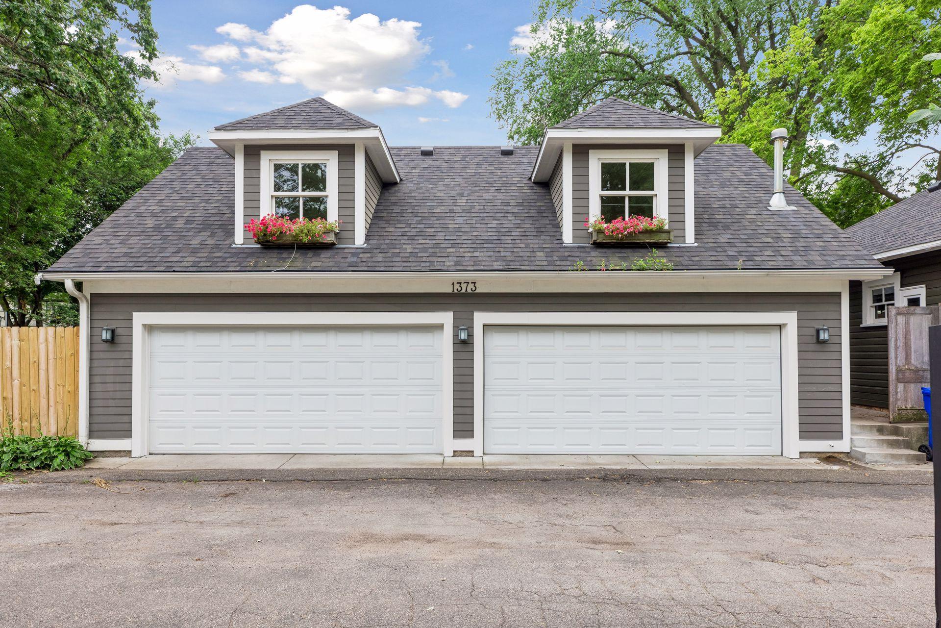 main property photo 123