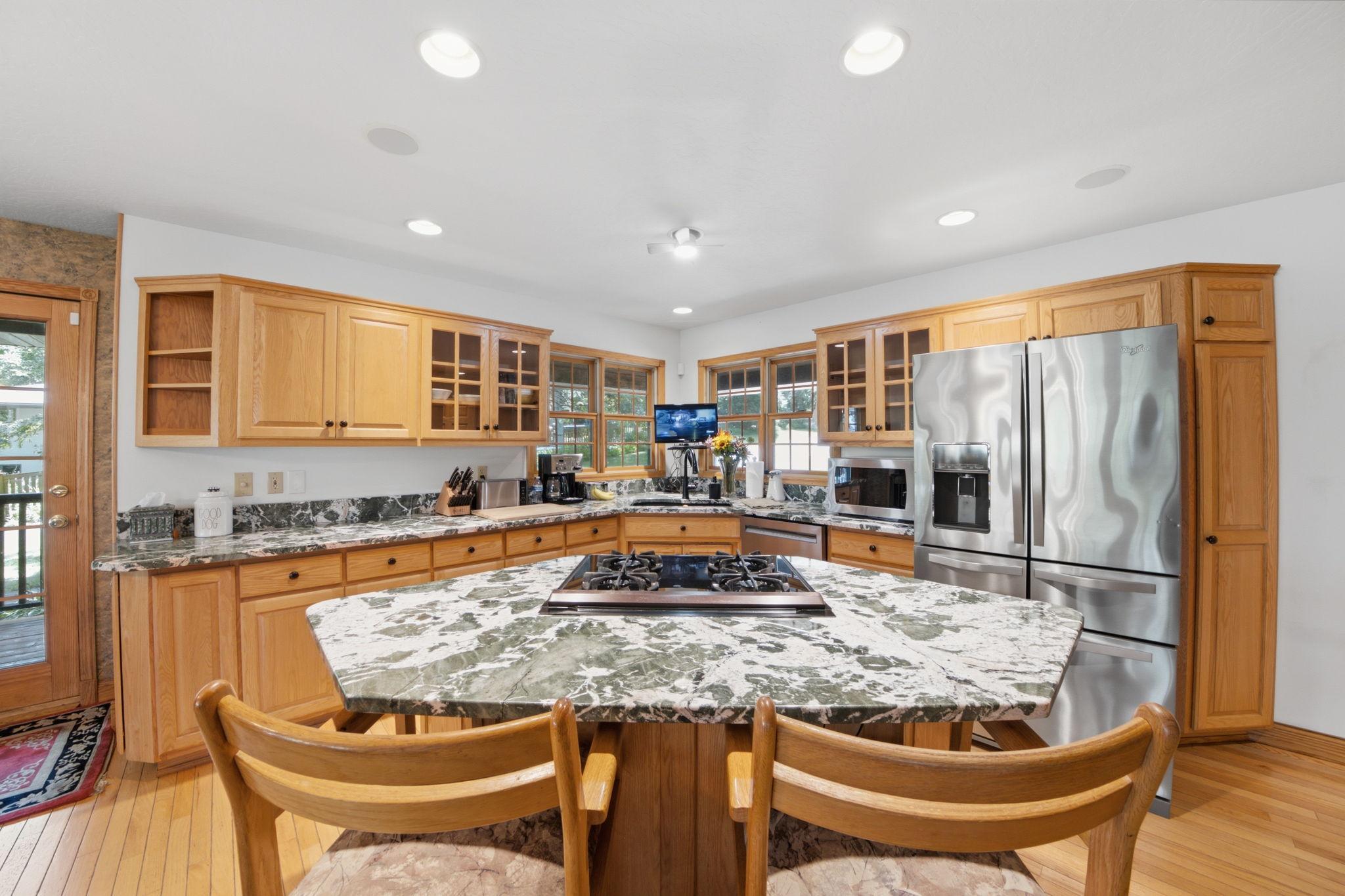 main property photo 16
