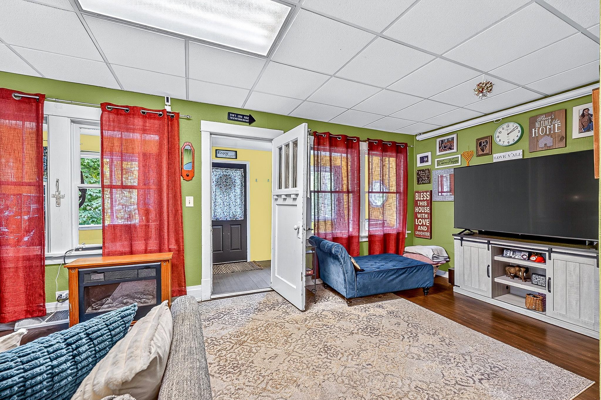 main property photo 11