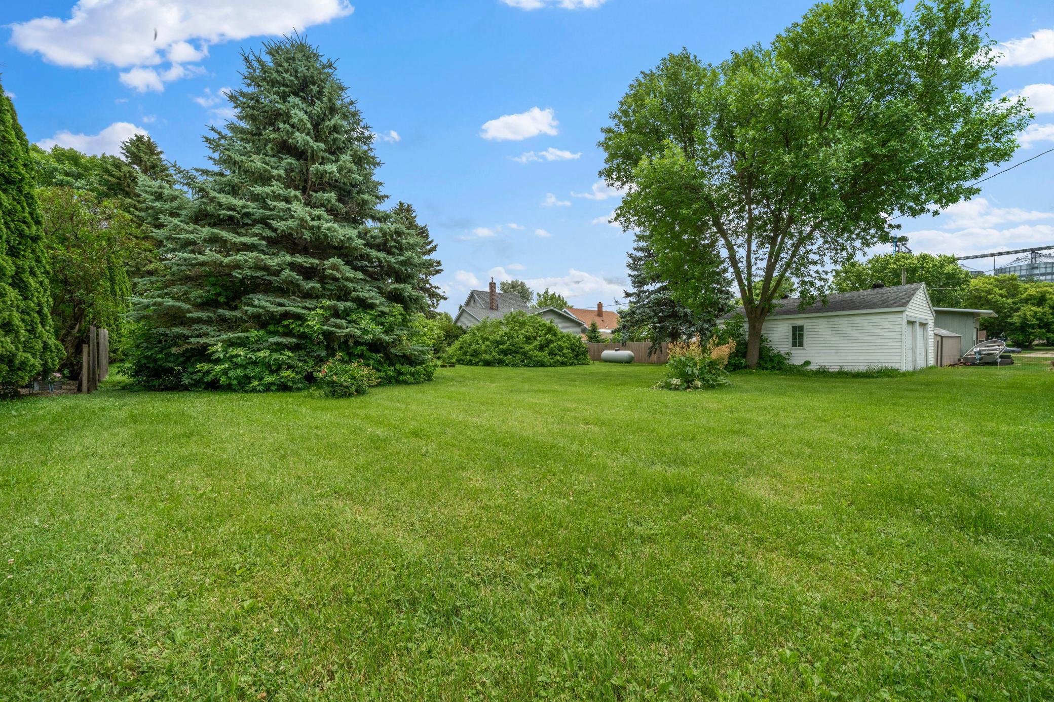 main property photo 11